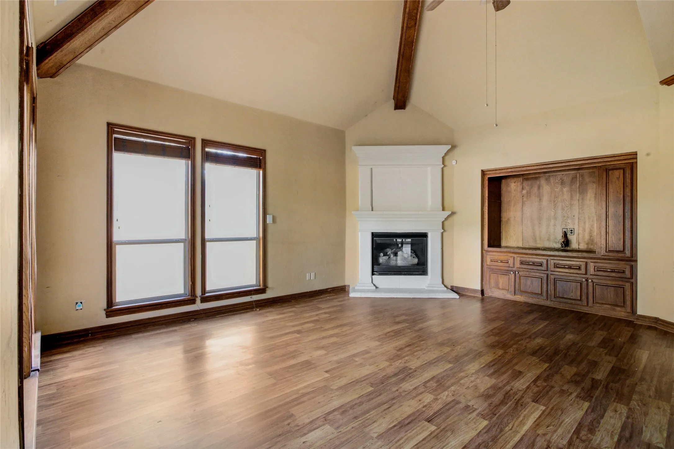 Single Family Residence For Sale in Tarrant County , 413 Marshall Road, Southlake, Texas 76092, 6 Bedroom, 5 Bathroom, 3 Garage spaces, 4,989 Sqft, built in 1998, mls#21351865, Real Estate Agent in Southlake, Homes For Sale in Tarrant county, Homes For Sale in Southlake, Realtor in Southlake Texas, Real Estate Brokerage Independent Realty Texas, Luminita Cordes Realtor