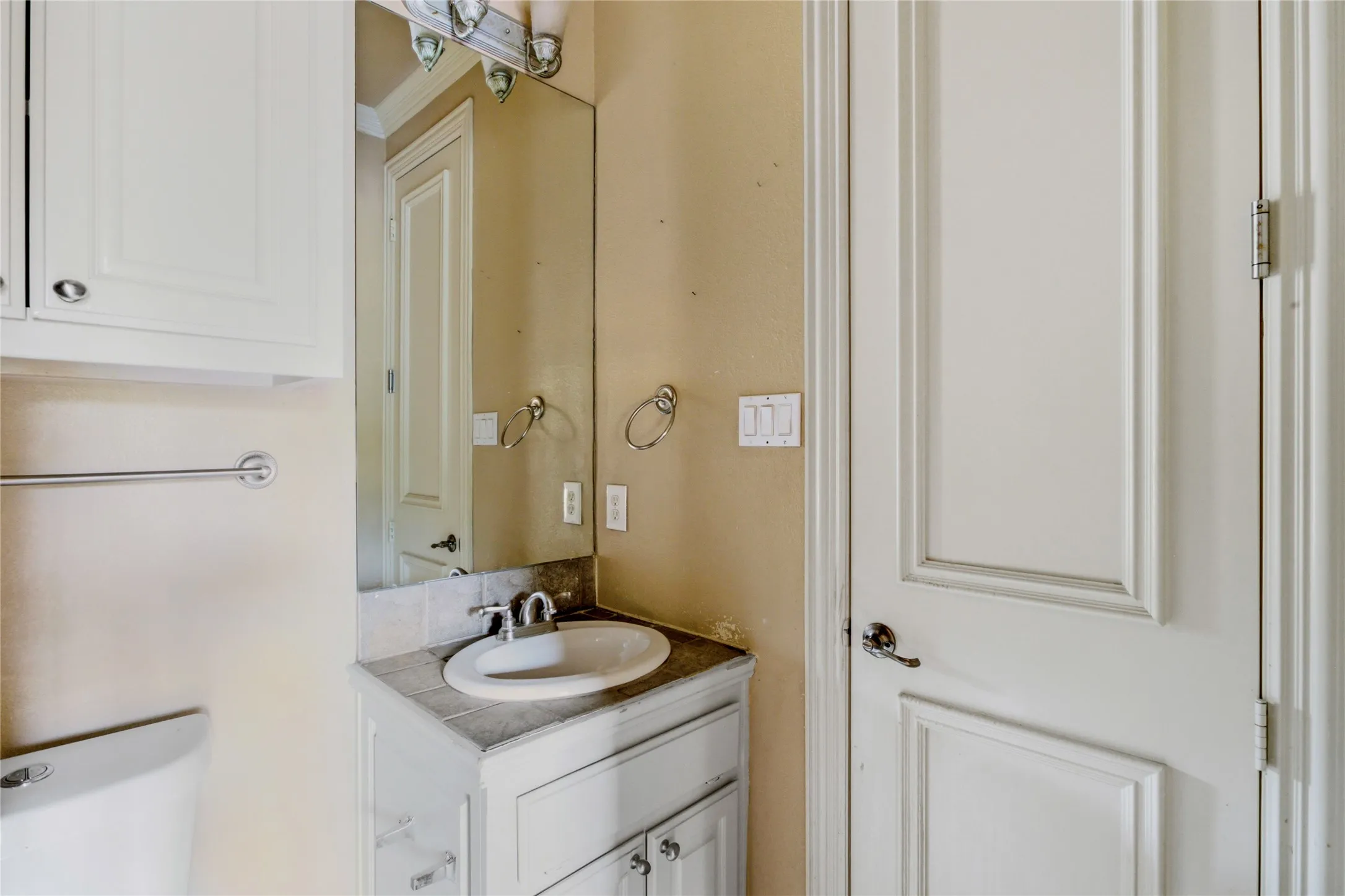 Single Family Residence For Sale in Tarrant County , 413 Marshall Road, Southlake, Texas 76092, 6 Bedroom, 5 Bathroom, 3 Garage spaces, 4,989 Sqft, built in 1998, mls#21351865, Real Estate Agent in Southlake, Homes For Sale in Tarrant county, Homes For Sale in Southlake, Realtor in Southlake Texas, Real Estate Brokerage Independent Realty Texas, Luminita Cordes Realtor