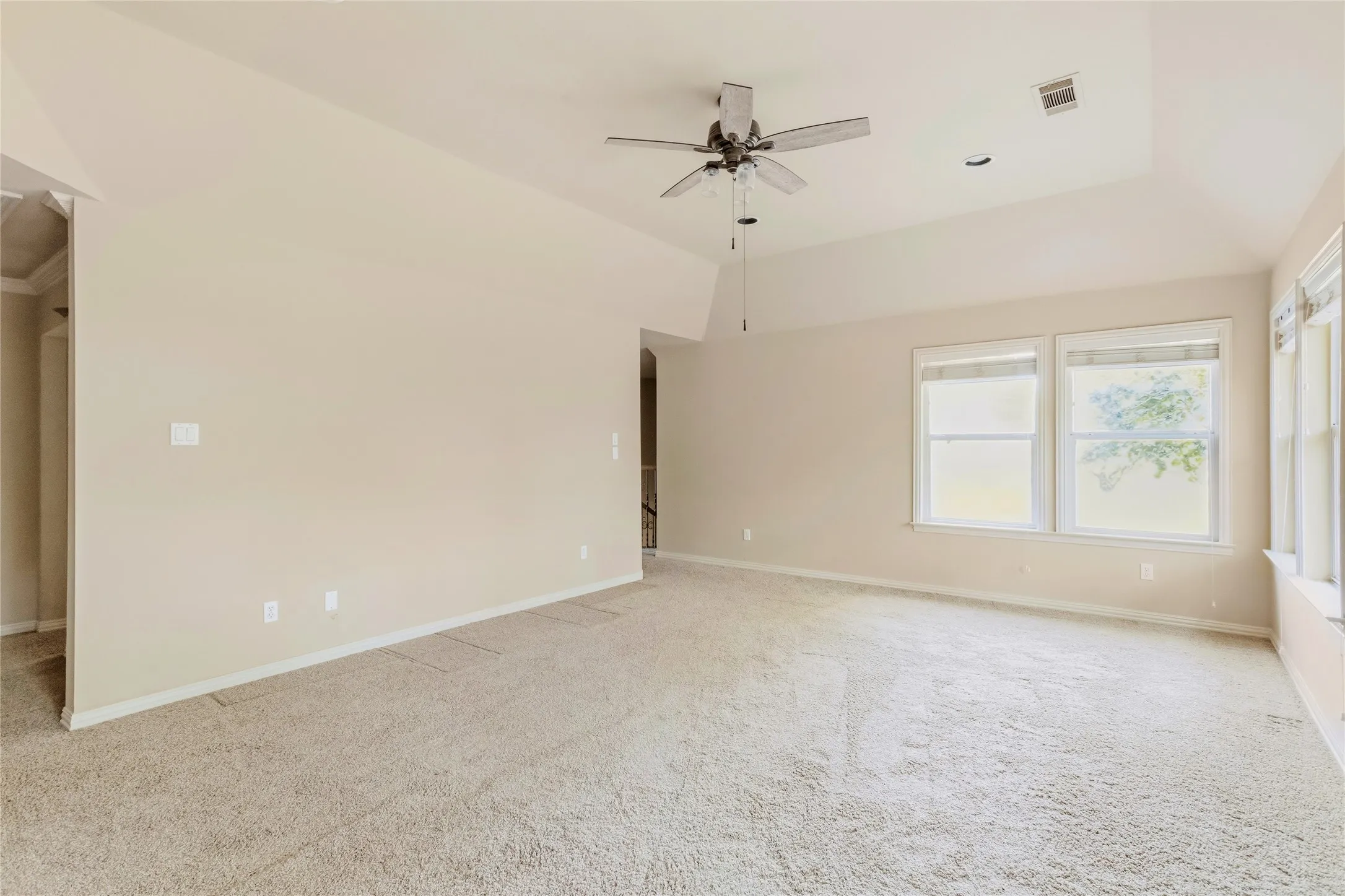 Single Family Residence For Sale in Tarrant County , 413 Marshall Road, Southlake, Texas 76092, 6 Bedroom, 5 Bathroom, 3 Garage spaces, 4,989 Sqft, built in 1998, mls#21351865, Real Estate Agent in Southlake, Homes For Sale in Tarrant county, Homes For Sale in Southlake, Realtor in Southlake Texas, Real Estate Brokerage Independent Realty Texas, Luminita Cordes Realtor