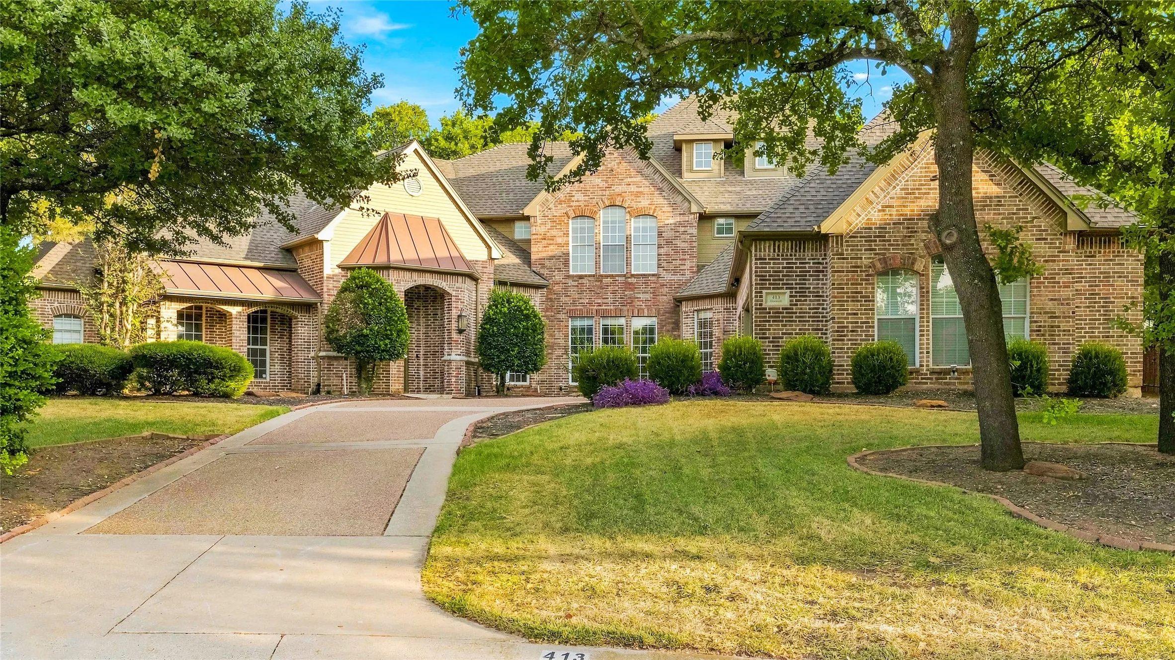 Single Family Residence For Sale in Tarrant County , 413 Marshall Road, Southlake, Texas 76092, 6 Bedroom, 5 Bathroom, 3 Garage spaces, 4,989 Sqft, built in 1998, mls#21351865, Real Estate Agent in Southlake, Homes For Sale in Tarrant county, Homes For Sale in Southlake, Realtor in Southlake Texas, Real Estate Brokerage Independent Realty Texas, Luminita Cordes Realtor
