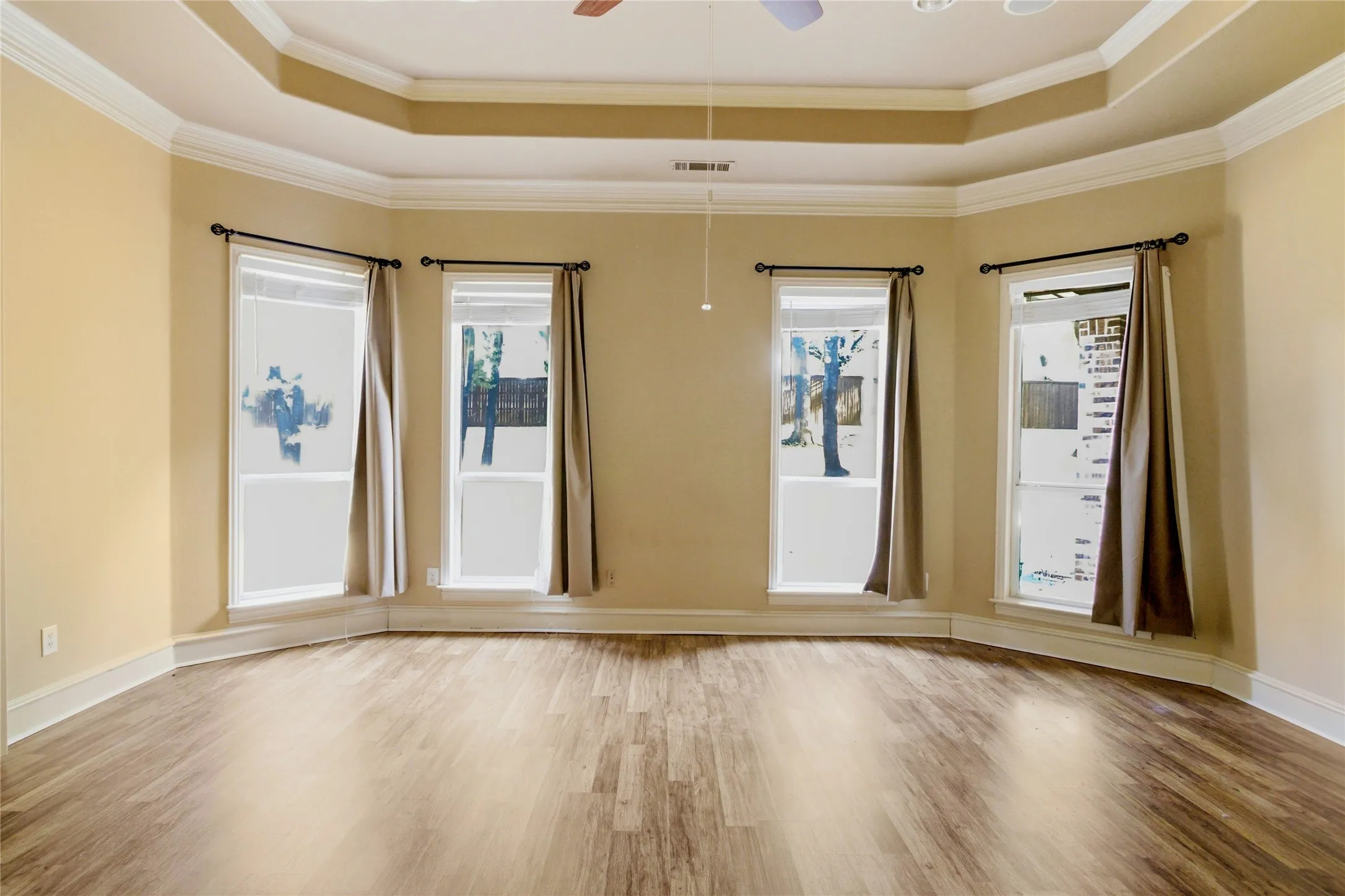 Single Family Residence For Sale in Tarrant County , 413 Marshall Road, Southlake, Texas 76092, 6 Bedroom, 5 Bathroom, 3 Garage spaces, 4,989 Sqft, built in 1998, mls#21351865, Real Estate Agent in Southlake, Homes For Sale in Tarrant county, Homes For Sale in Southlake, Realtor in Southlake Texas, Real Estate Brokerage Independent Realty Texas, Luminita Cordes Realtor