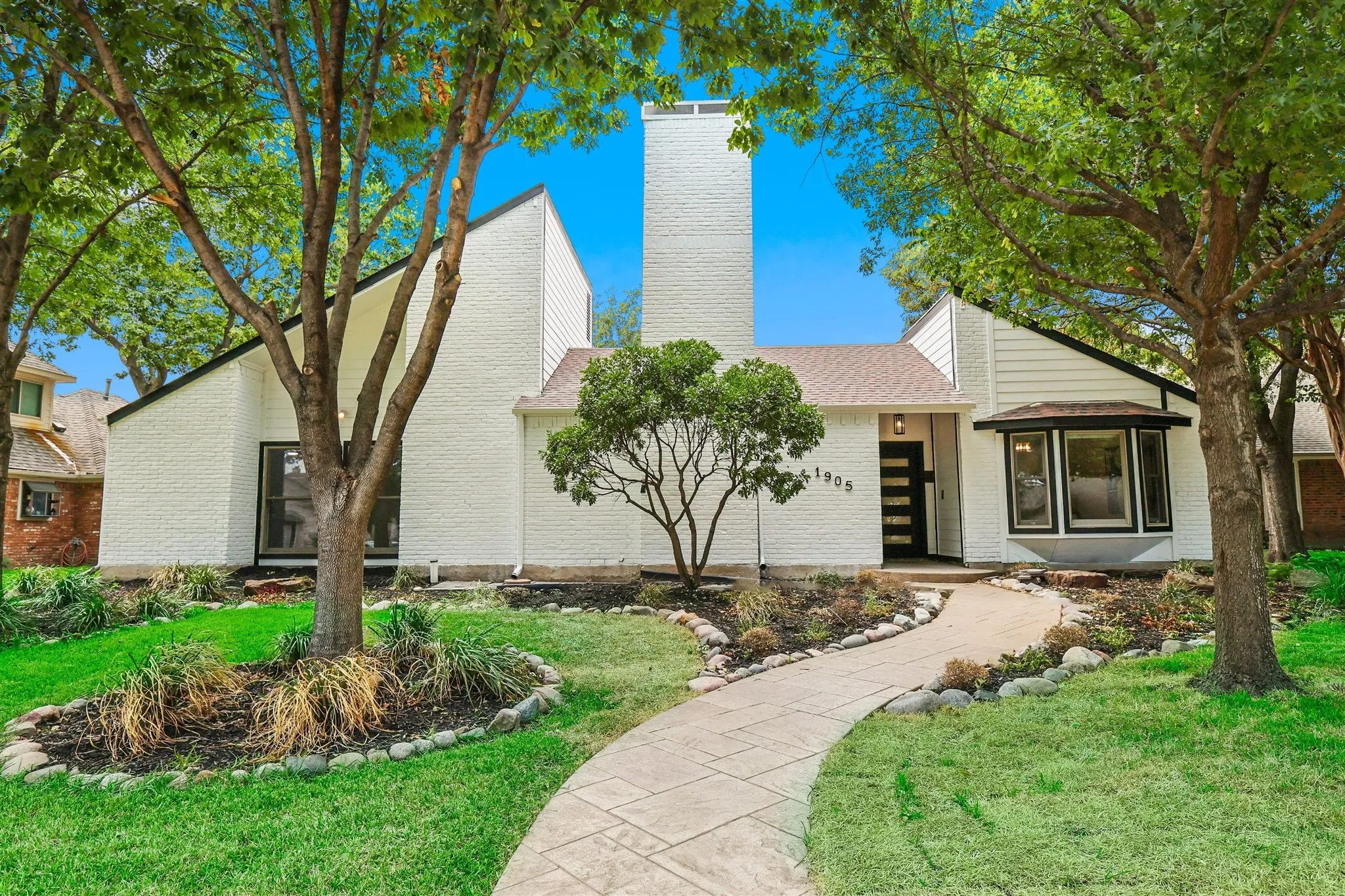 Single Family Residence For Sale in Dallas County , 1905 Violet Circle, Richardson, Texas 75080, 4 Bedroom, 3 Bathroom, 2 Garage spaces, 2,538 Sqft, built in 1979, mls#21372441, Real Estate Agent in Richardson, Homes For Sale in Dallas county, Homes For Sale in Richardson, Realtor in Richardson Texas, Real Estate Brokerage Independent Realty Texas, Luminita Cordes Realtor
