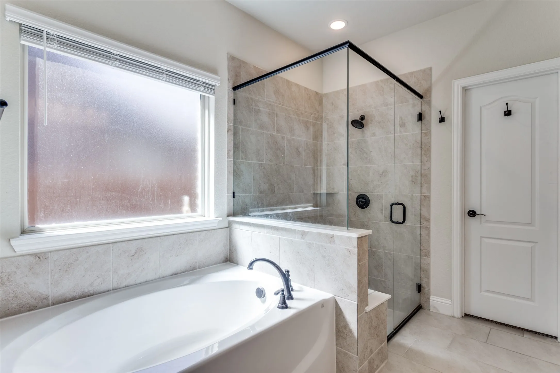 Single Family Residence For Sale in Johnson County , 1029 Palo Oaks Drive, Burleson, Texas 76028, 5 Bedroom, 4 Bathroom, 2 Garage spaces, 3,269 Sqft, built in 2021, mls#21372409, Real Estate Agent in Burleson, Homes For Sale in Johnson county, Homes For Sale in Burleson, Realtor in Burleson Texas, Real Estate Brokerage Independent Realty Texas, Luminita Cordes Realtor