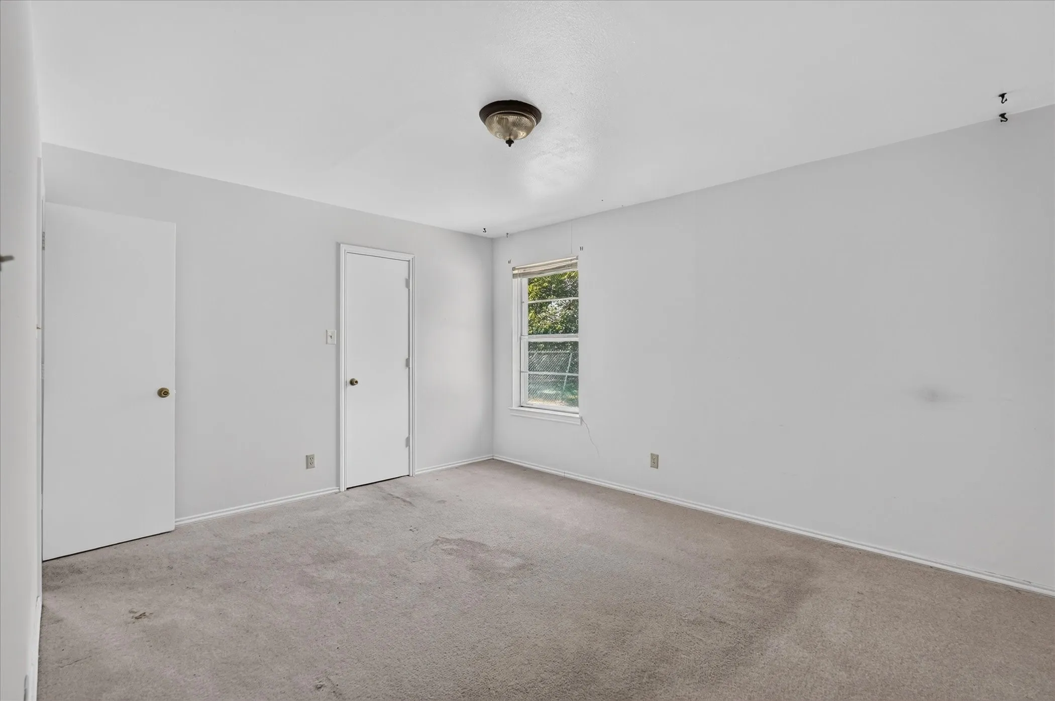 Single Family Residence For Sale in Ellis County , 203 Myrtle Avenue, Waxahachie, Texas 75165, 2 Bedroom, 2 Bathroom, 2 Garage spaces, 1,188 Sqft, built in 1984, mls#21371200, Real Estate Agent in Waxahachie, Homes For Sale in Ellis county, Homes For Sale in Waxahachie, Realtor in Waxahachie Texas, Real Estate Brokerage Independent Realty Texas, Luminita Cordes Realtor