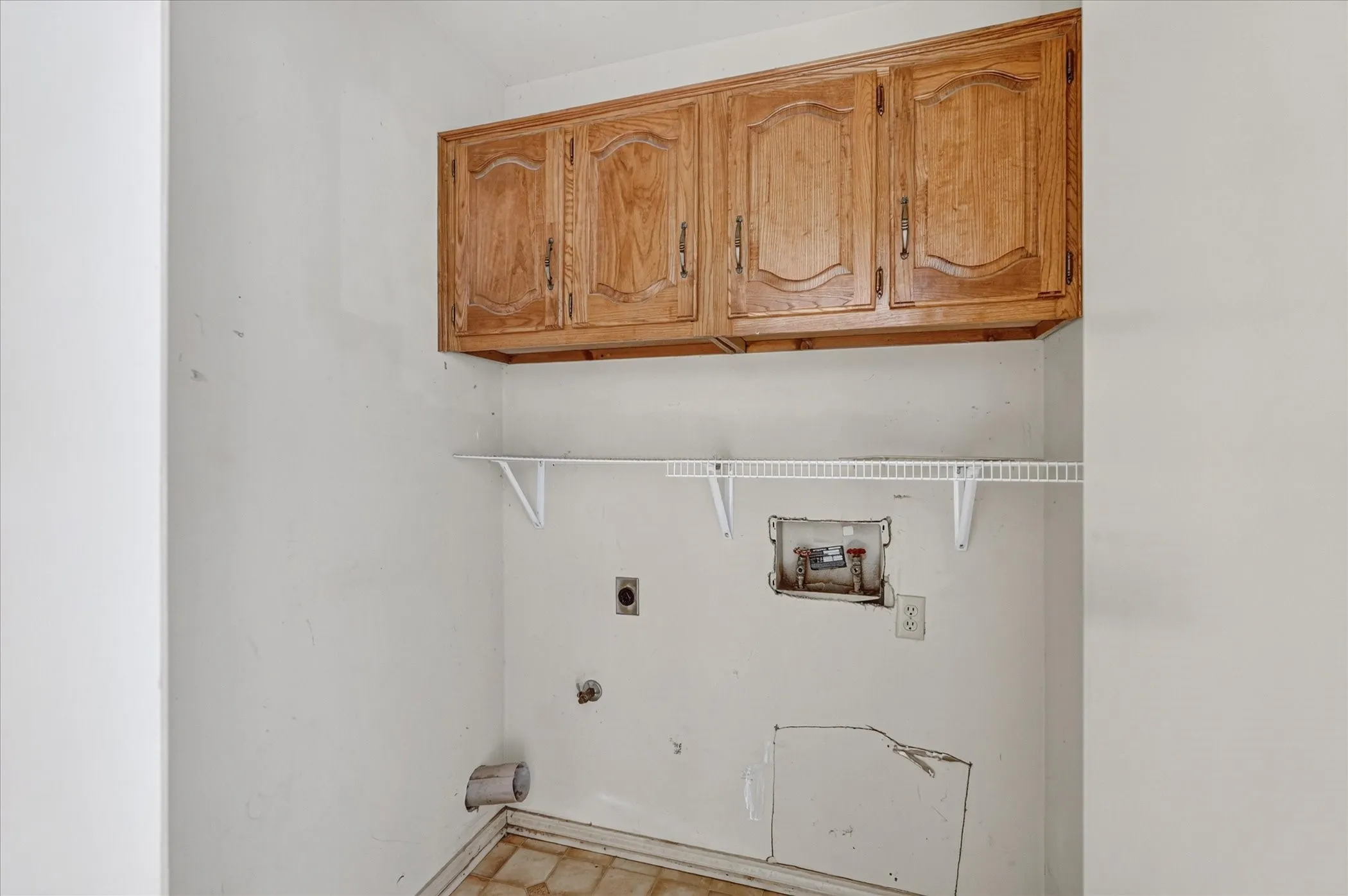 Single Family Residence For Sale in Ellis County , 203 Myrtle Avenue, Waxahachie, Texas 75165, 2 Bedroom, 2 Bathroom, 2 Garage spaces, 1,188 Sqft, built in 1984, mls#21371200, Real Estate Agent in Waxahachie, Homes For Sale in Ellis county, Homes For Sale in Waxahachie, Realtor in Waxahachie Texas, Real Estate Brokerage Independent Realty Texas, Luminita Cordes Realtor