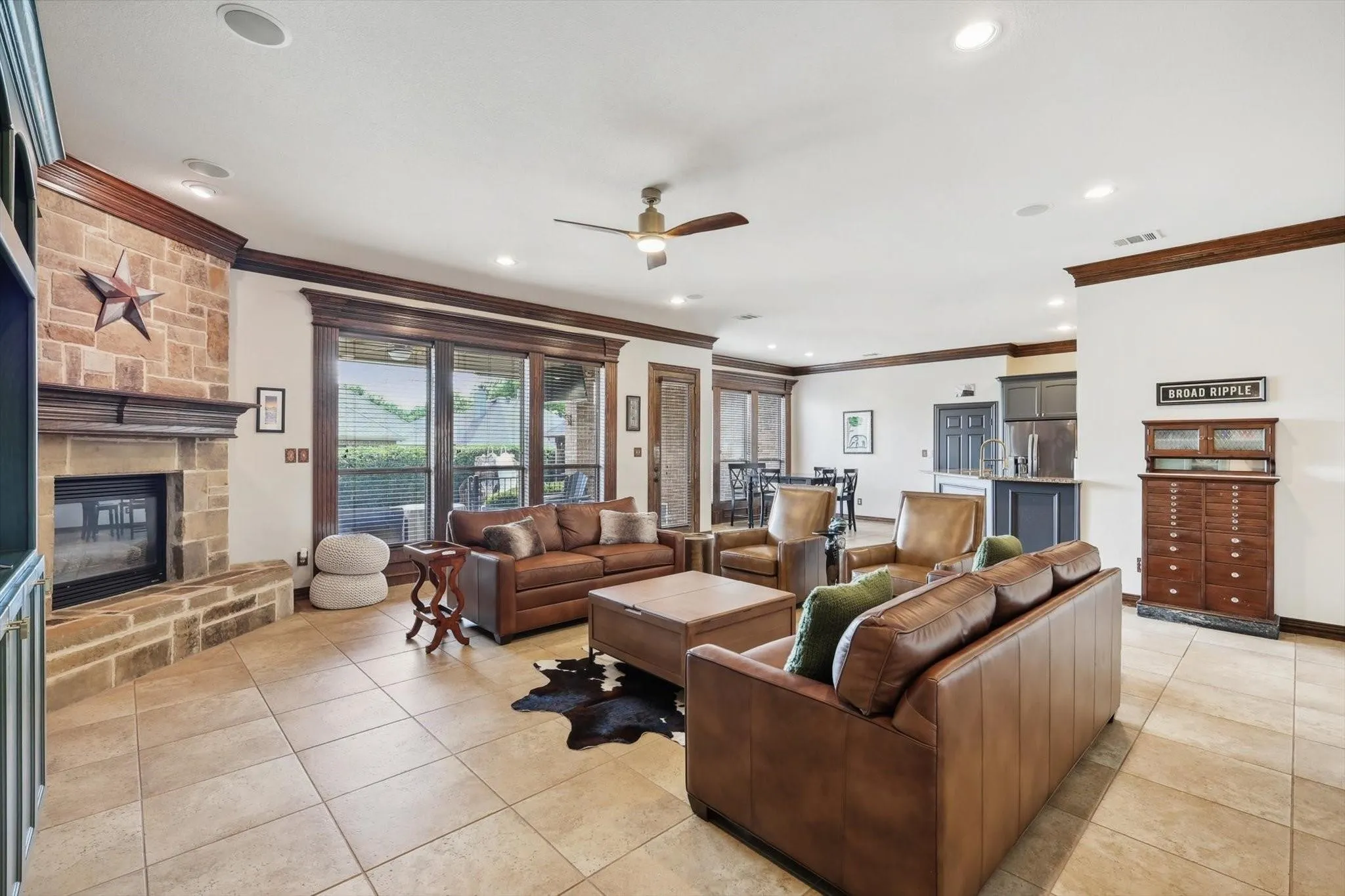 Single Family Residence For Sale in Tarrant County , 5510 Texas Trail, Colleyville, Texas 76034, 4 Bedroom, 4 Bathroom, 3 Garage spaces, 4,456 Sqft, built in 2004, mls#21372465, Real Estate Agent in Colleyville, Homes For Sale in Tarrant county, Homes For Sale in Colleyville, Realtor in Colleyville Texas, Real Estate Brokerage Independent Realty Texas, Luminita Cordes Realtor