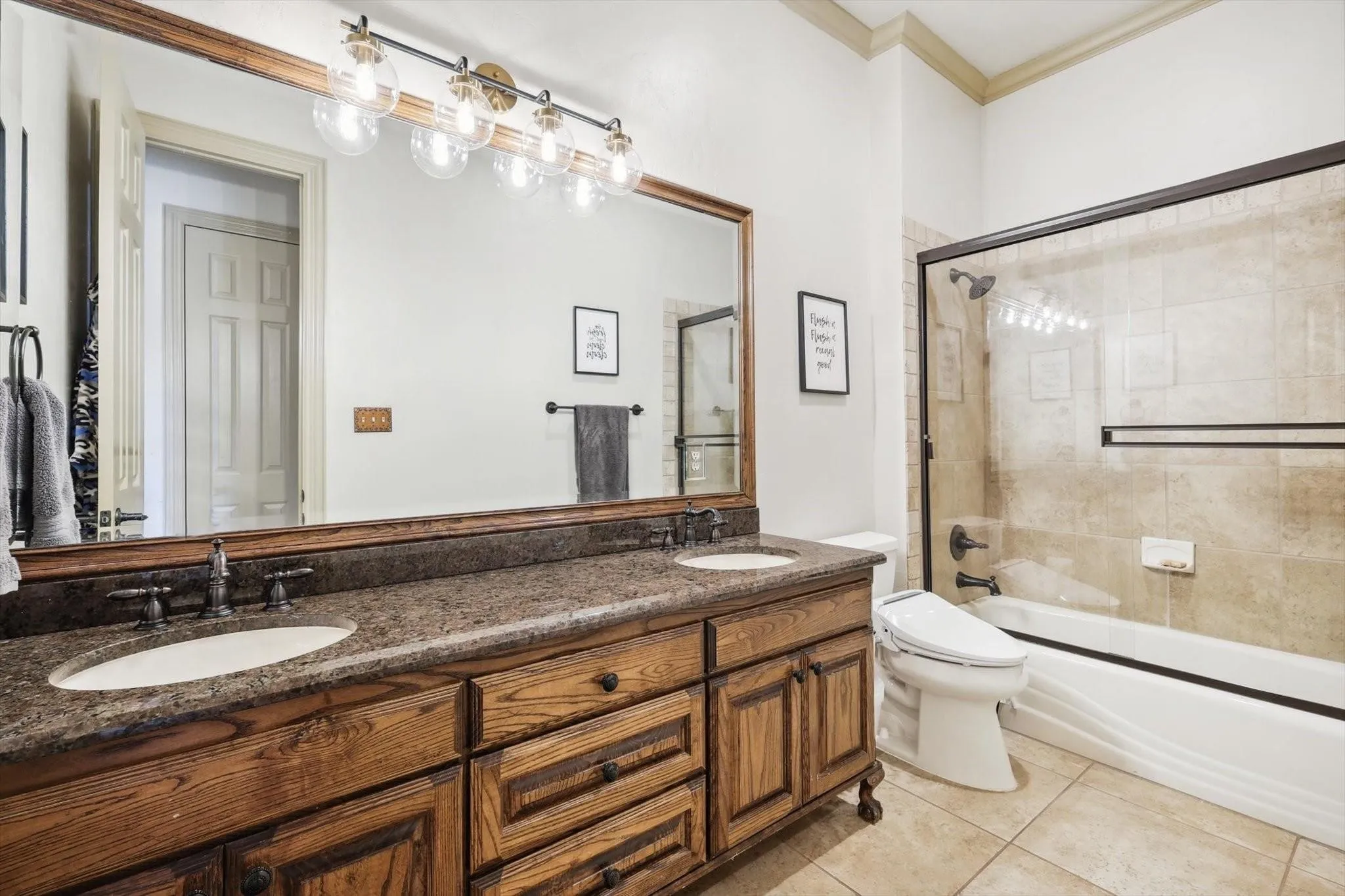 Single Family Residence For Sale in Tarrant County , 5510 Texas Trail, Colleyville, Texas 76034, 4 Bedroom, 4 Bathroom, 3 Garage spaces, 4,456 Sqft, built in 2004, mls#21372465, Real Estate Agent in Colleyville, Homes For Sale in Tarrant county, Homes For Sale in Colleyville, Realtor in Colleyville Texas, Real Estate Brokerage Independent Realty Texas, Luminita Cordes Realtor