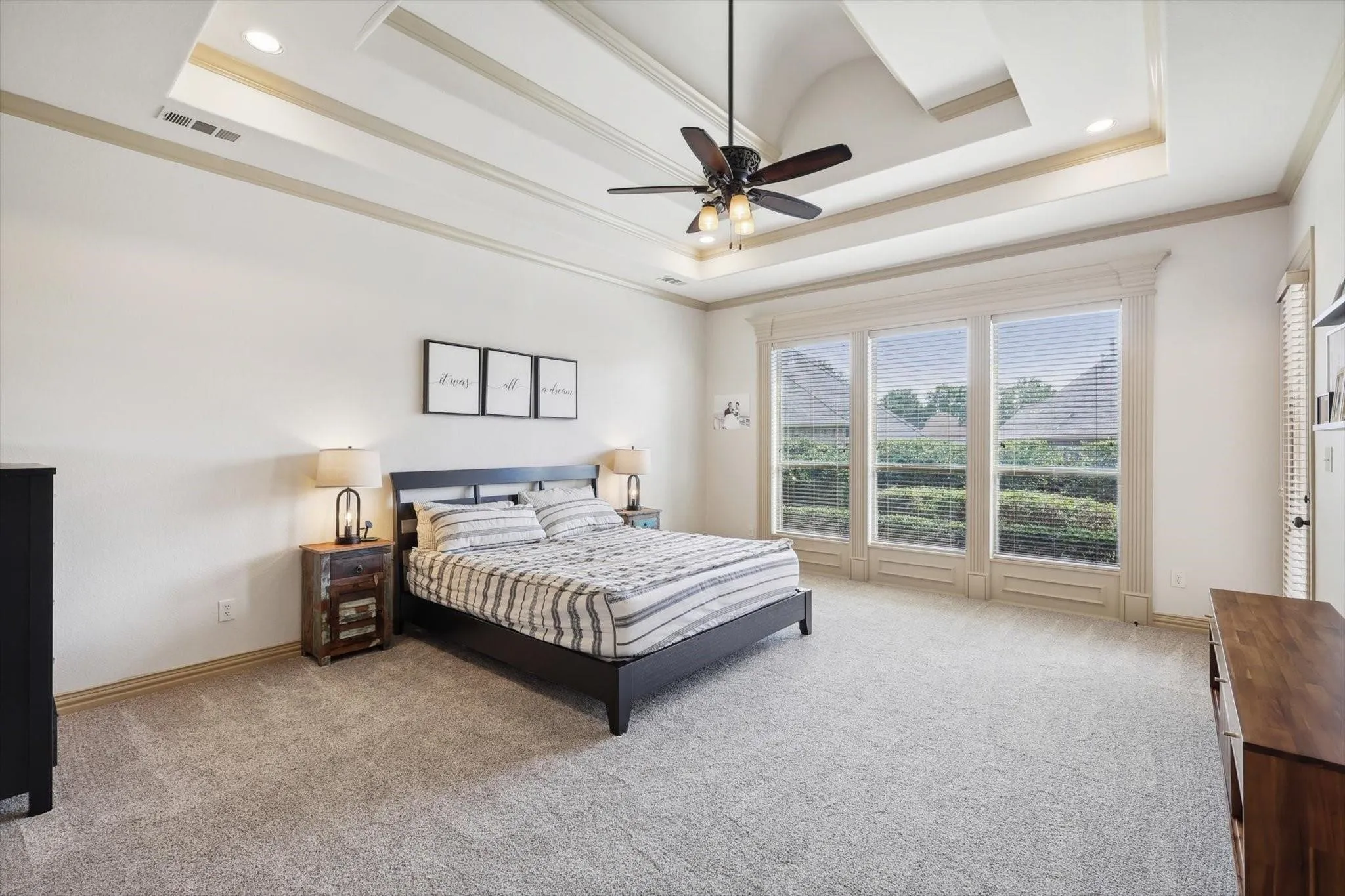 Single Family Residence For Sale in Tarrant County , 5510 Texas Trail, Colleyville, Texas 76034, 4 Bedroom, 4 Bathroom, 3 Garage spaces, 4,456 Sqft, built in 2004, mls#21372465, Real Estate Agent in Colleyville, Homes For Sale in Tarrant county, Homes For Sale in Colleyville, Realtor in Colleyville Texas, Real Estate Brokerage Independent Realty Texas, Luminita Cordes Realtor