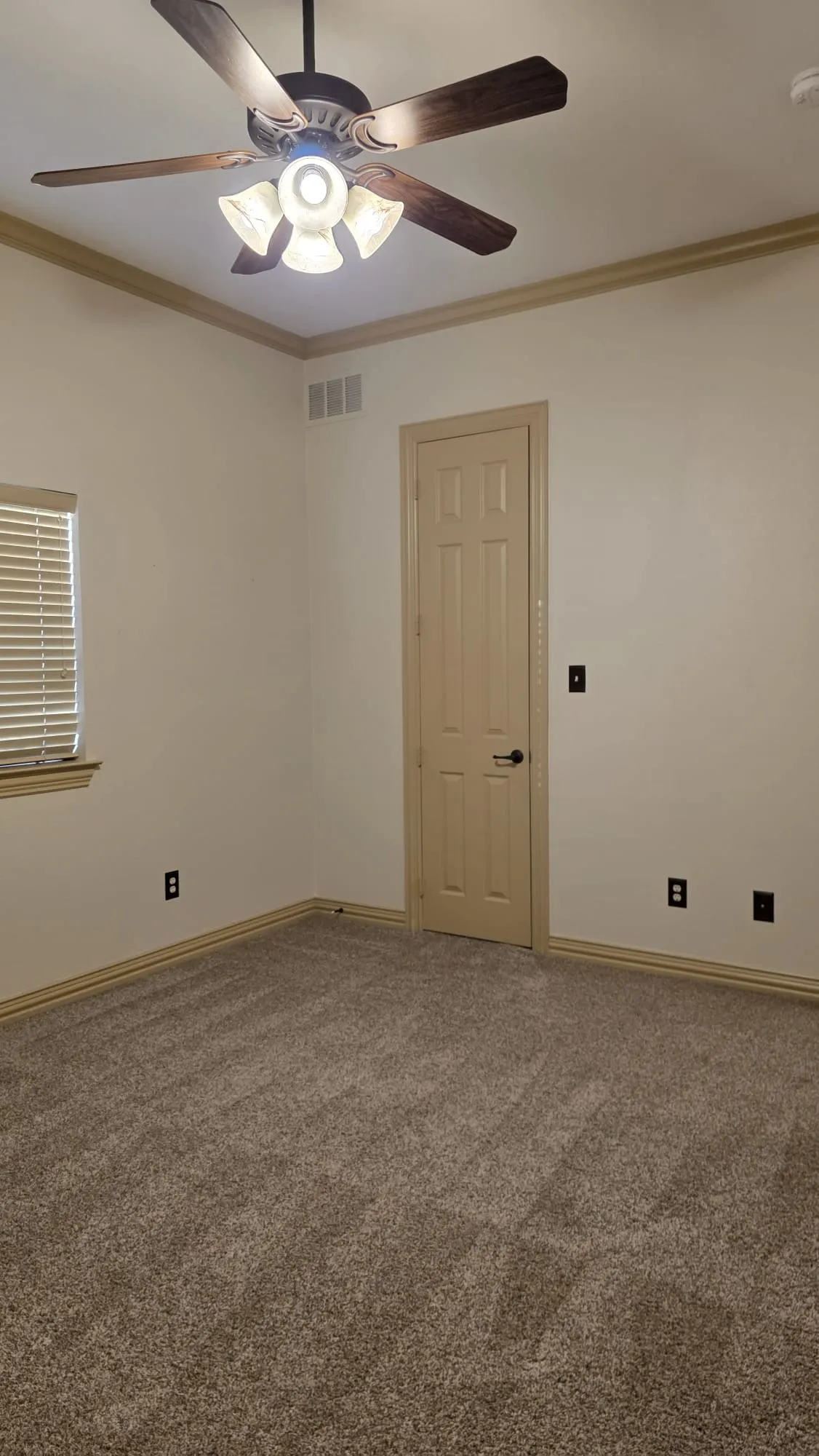 3rd bed room down stairs