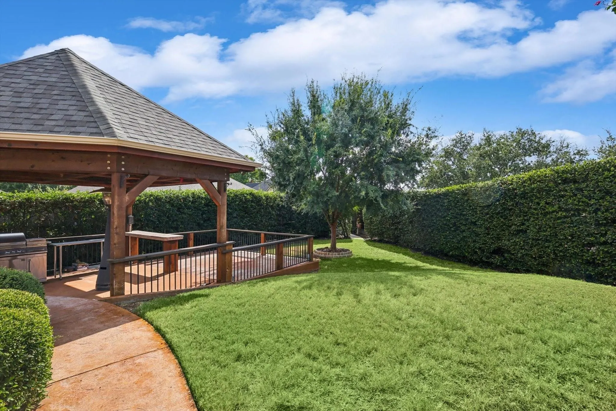 Single Family Residence For Sale in Tarrant County , 5510 Texas Trail, Colleyville, Texas 76034, 4 Bedroom, 4 Bathroom, 3 Garage spaces, 4,456 Sqft, built in 2004, mls#21372465, Real Estate Agent in Colleyville, Homes For Sale in Tarrant county, Homes For Sale in Colleyville, Realtor in Colleyville Texas, Real Estate Brokerage Independent Realty Texas, Luminita Cordes Realtor