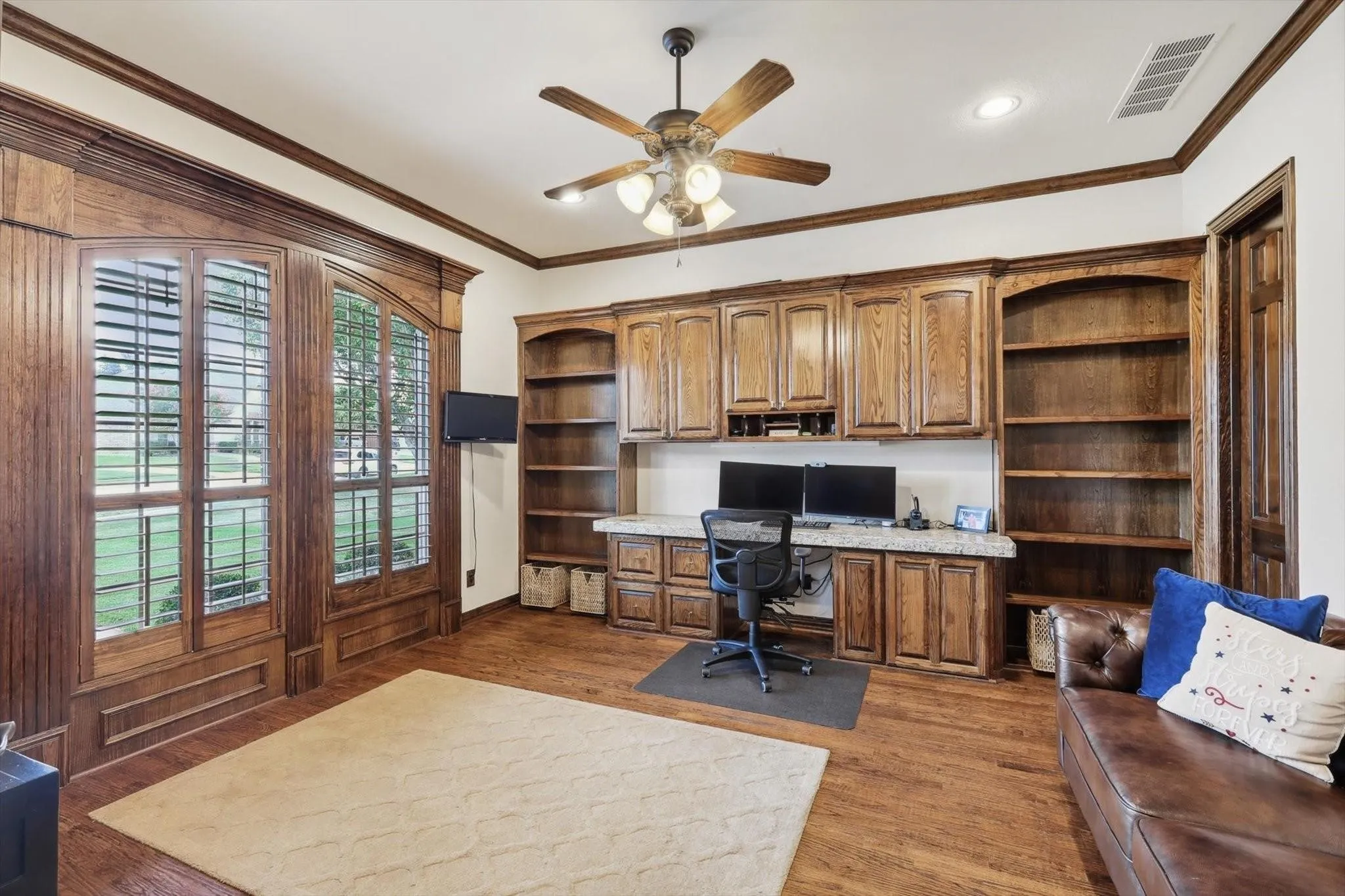 Single Family Residence For Sale in Tarrant County , 5510 Texas Trail, Colleyville, Texas 76034, 4 Bedroom, 4 Bathroom, 3 Garage spaces, 4,456 Sqft, built in 2004, mls#21372465, Real Estate Agent in Colleyville, Homes For Sale in Tarrant county, Homes For Sale in Colleyville, Realtor in Colleyville Texas, Real Estate Brokerage Independent Realty Texas, Luminita Cordes Realtor