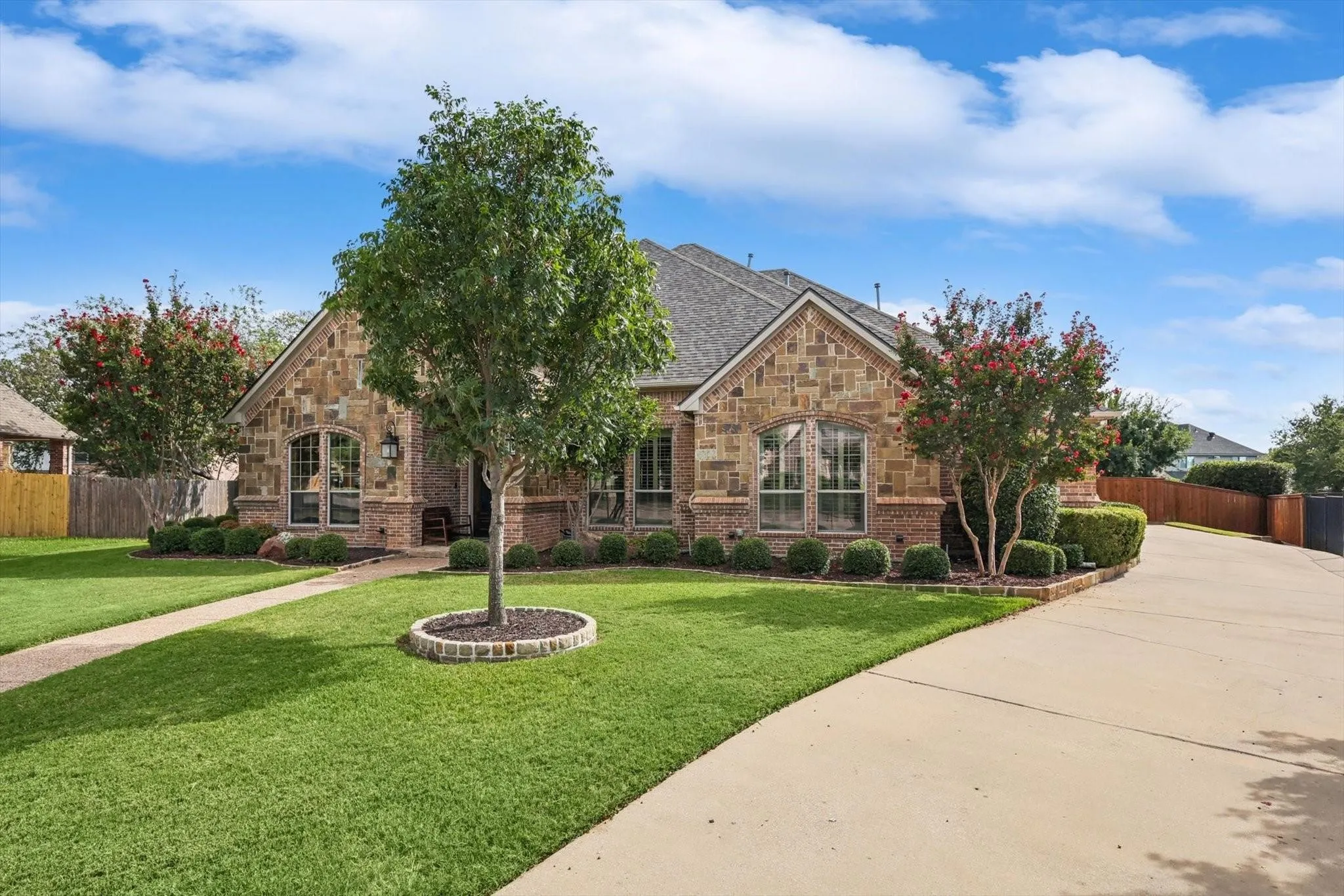Single Family Residence For Sale in Tarrant County , 5510 Texas Trail, Colleyville, Texas 76034, 4 Bedroom, 4 Bathroom, 3 Garage spaces, 4,456 Sqft, built in 2004, mls#21372465, Real Estate Agent in Colleyville, Homes For Sale in Tarrant county, Homes For Sale in Colleyville, Realtor in Colleyville Texas, Real Estate Brokerage Independent Realty Texas, Luminita Cordes Realtor