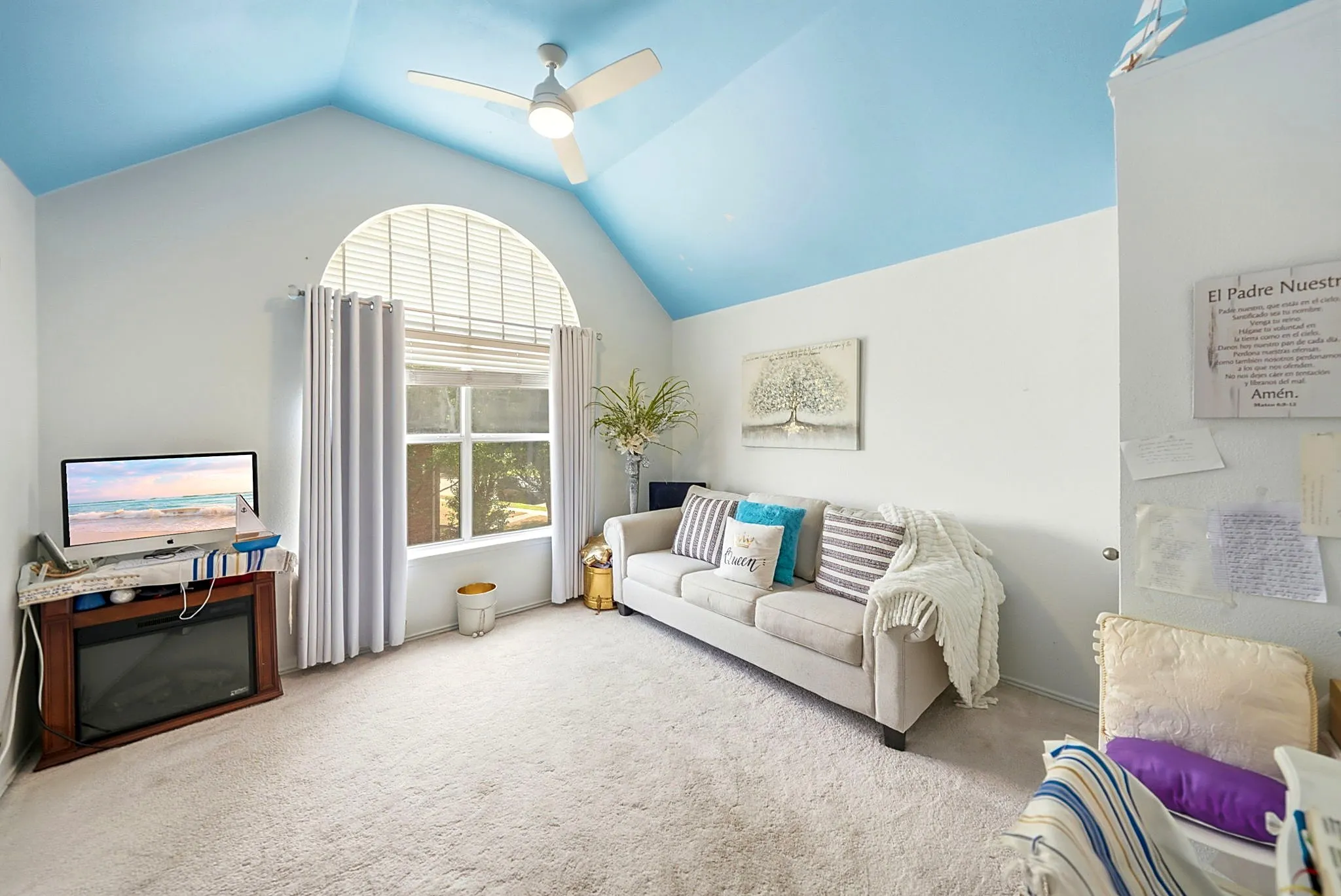 Single Family Residence For Sale in Tarrant County , 1717 Chase Oaks Drive, Keller, Texas 76248, 5 Bedroom, 3 Bathroom, 2 Garage spaces, 3,041 Sqft, built in 1997, mls#21372394, Real Estate Agent in Keller, Homes For Sale in Tarrant county, Homes For Sale in Keller, Realtor in Keller Texas, Real Estate Brokerage Independent Realty Texas, Luminita Cordes Realtor