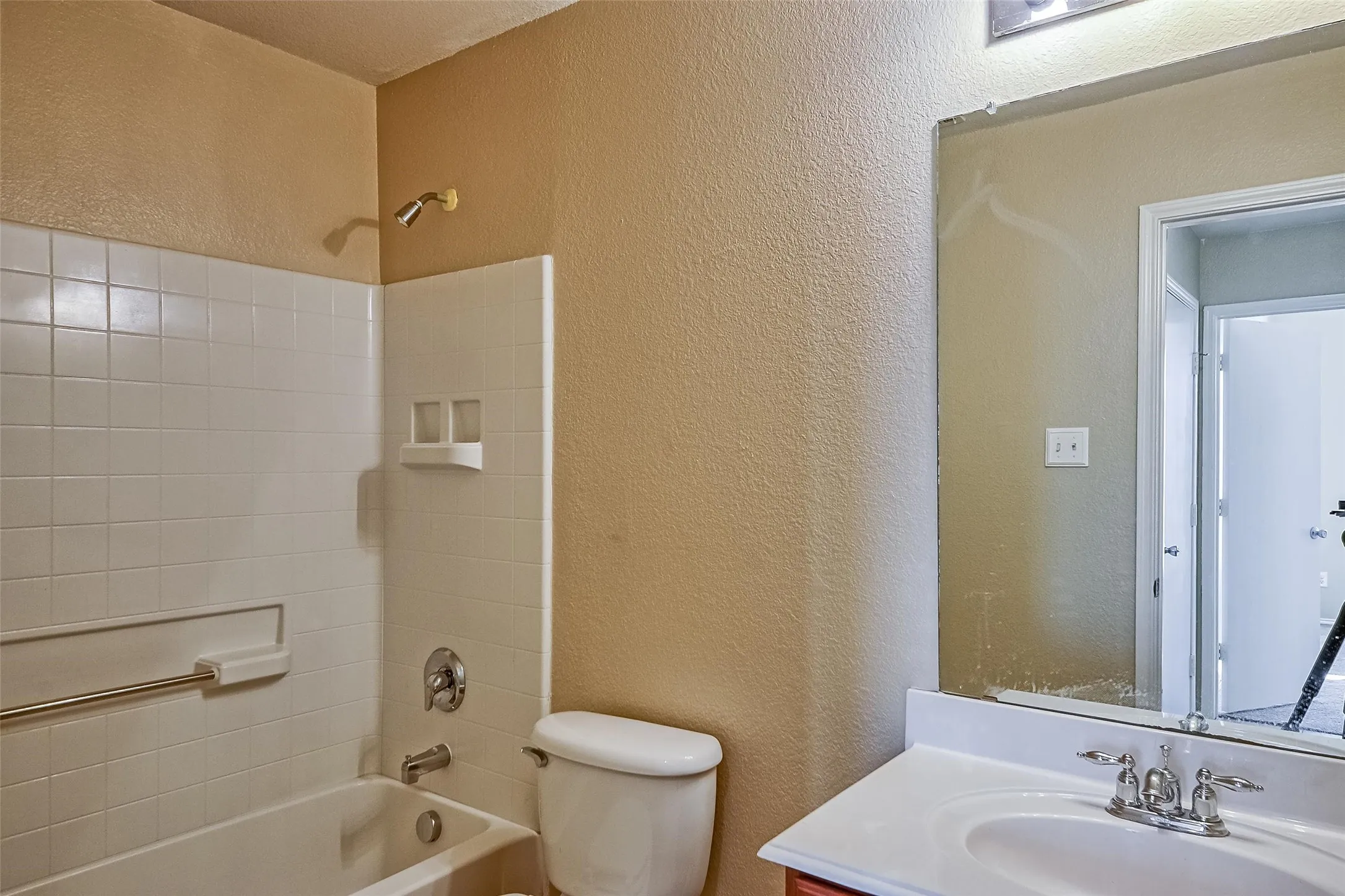 Single Family Residence For Rent in Denton County , 1008 Shearwater Avenue, Aubrey, Texas 76227, 3 Bedroom, 2 Bathroom, 2 Garage spaces, 1,467 Sqft, built in 2005, mls#21372468, Real Estate Agent in Aubrey, Homes For Rent in Denton county, Homes For Rent in Aubrey, Realtor in Aubrey Texas, Real Estate Brokerage Independent Realty Texas, Luminita Cordes Realtor