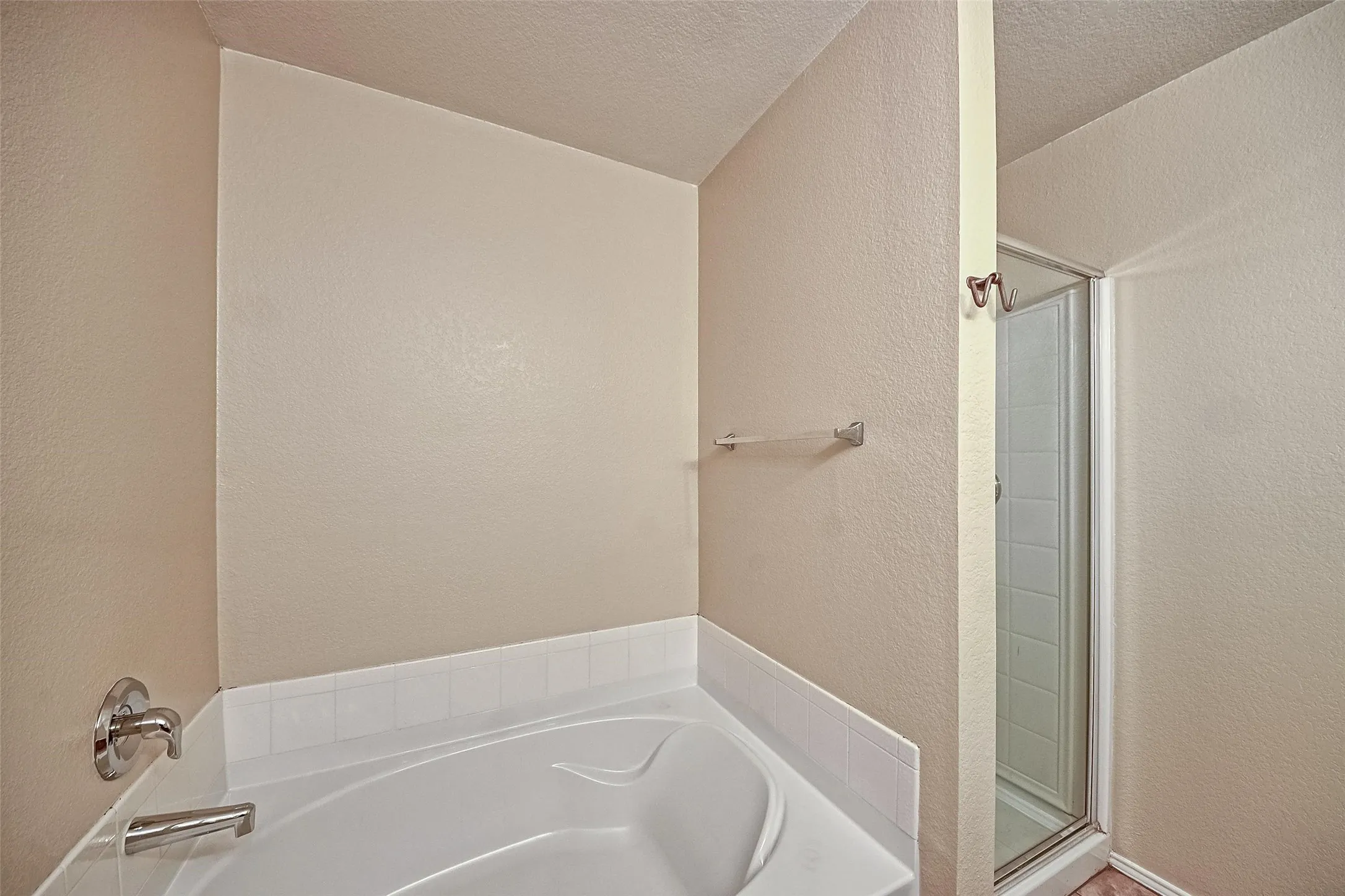 Single Family Residence For Rent in Denton County , 1008 Shearwater Avenue, Aubrey, Texas 76227, 3 Bedroom, 2 Bathroom, 2 Garage spaces, 1,467 Sqft, built in 2005, mls#21372468, Real Estate Agent in Aubrey, Homes For Rent in Denton county, Homes For Rent in Aubrey, Realtor in Aubrey Texas, Real Estate Brokerage Independent Realty Texas, Luminita Cordes Realtor