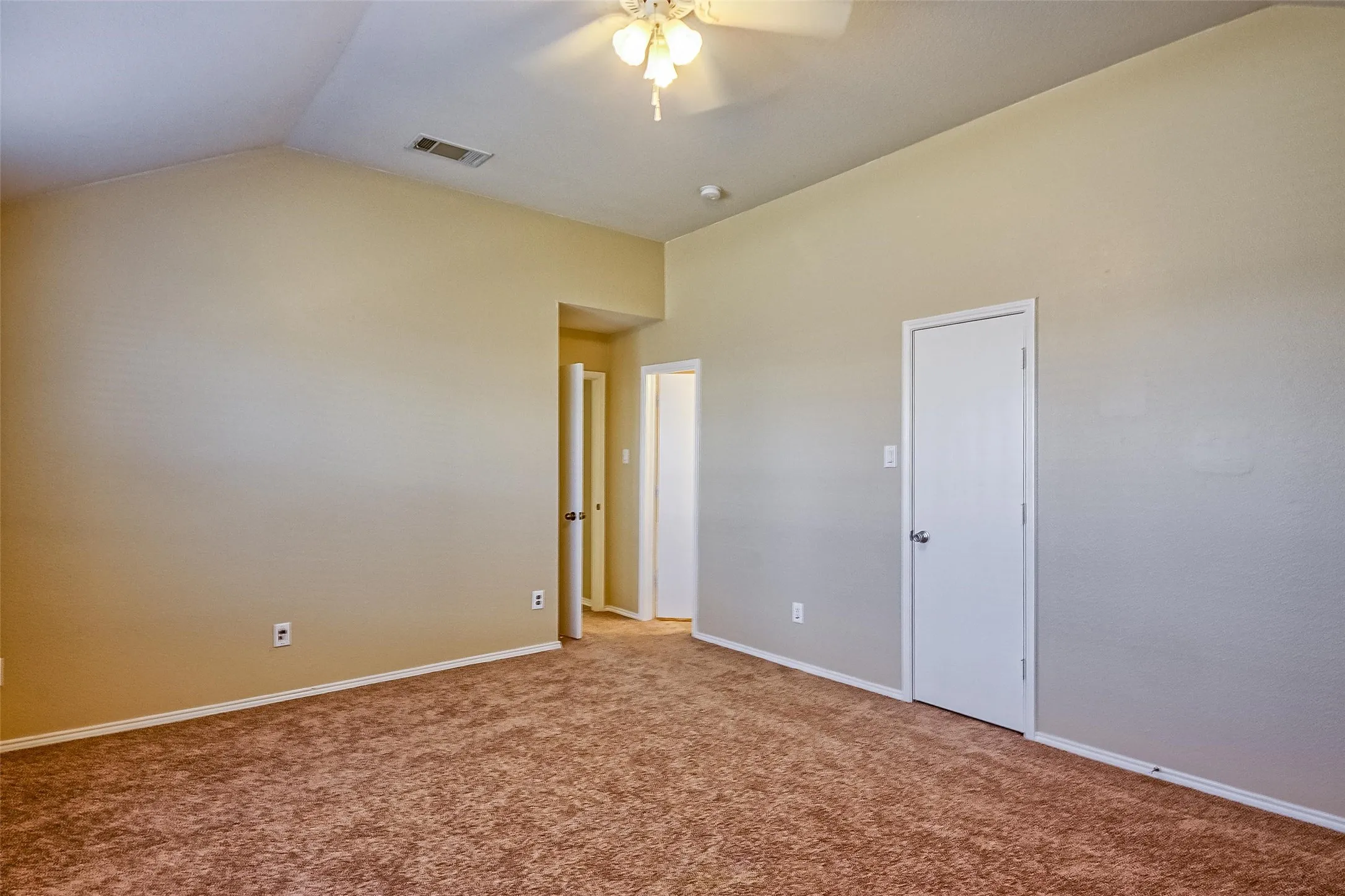 Single Family Residence For Rent in Denton County , 1008 Shearwater Avenue, Aubrey, Texas 76227, 3 Bedroom, 2 Bathroom, 2 Garage spaces, 1,467 Sqft, built in 2005, mls#21372468, Real Estate Agent in Aubrey, Homes For Rent in Denton county, Homes For Rent in Aubrey, Realtor in Aubrey Texas, Real Estate Brokerage Independent Realty Texas, Luminita Cordes Realtor