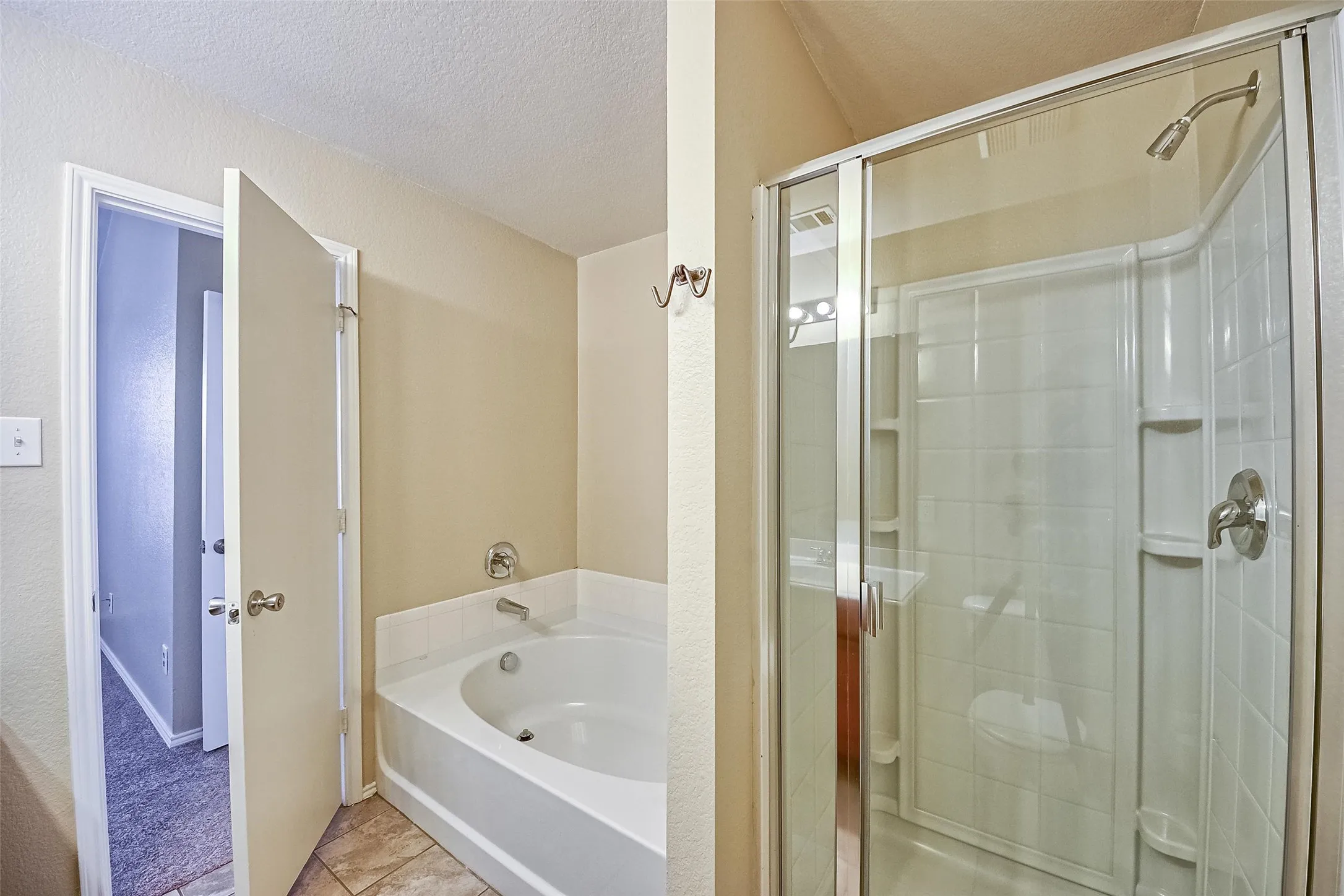 Single Family Residence For Rent in Denton County , 1008 Shearwater Avenue, Aubrey, Texas 76227, 3 Bedroom, 2 Bathroom, 2 Garage spaces, 1,467 Sqft, built in 2005, mls#21372468, Real Estate Agent in Aubrey, Homes For Rent in Denton county, Homes For Rent in Aubrey, Realtor in Aubrey Texas, Real Estate Brokerage Independent Realty Texas, Luminita Cordes Realtor