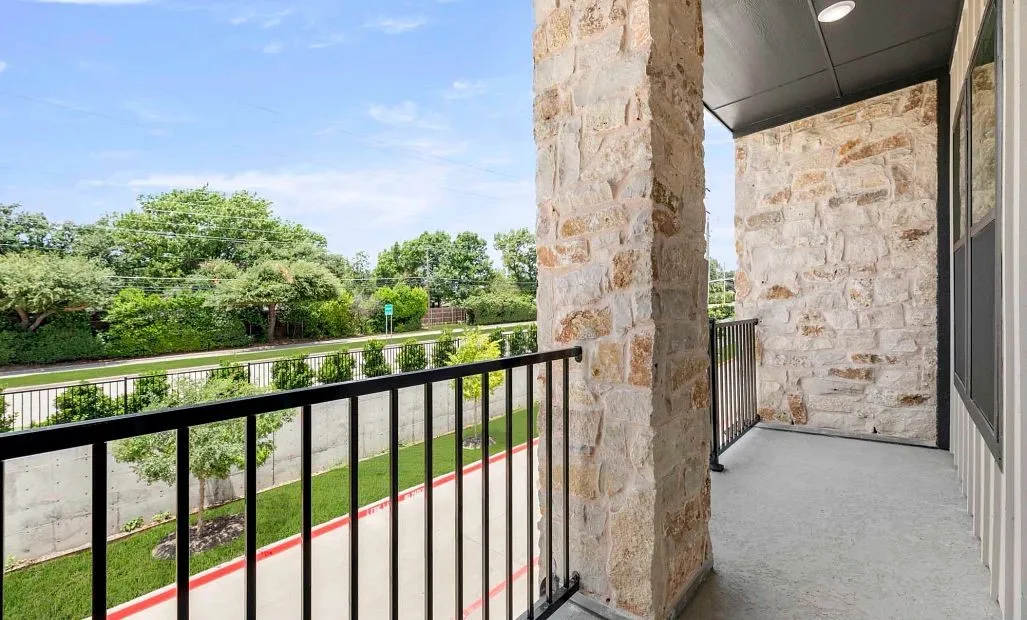 Second-floor Private Balcony