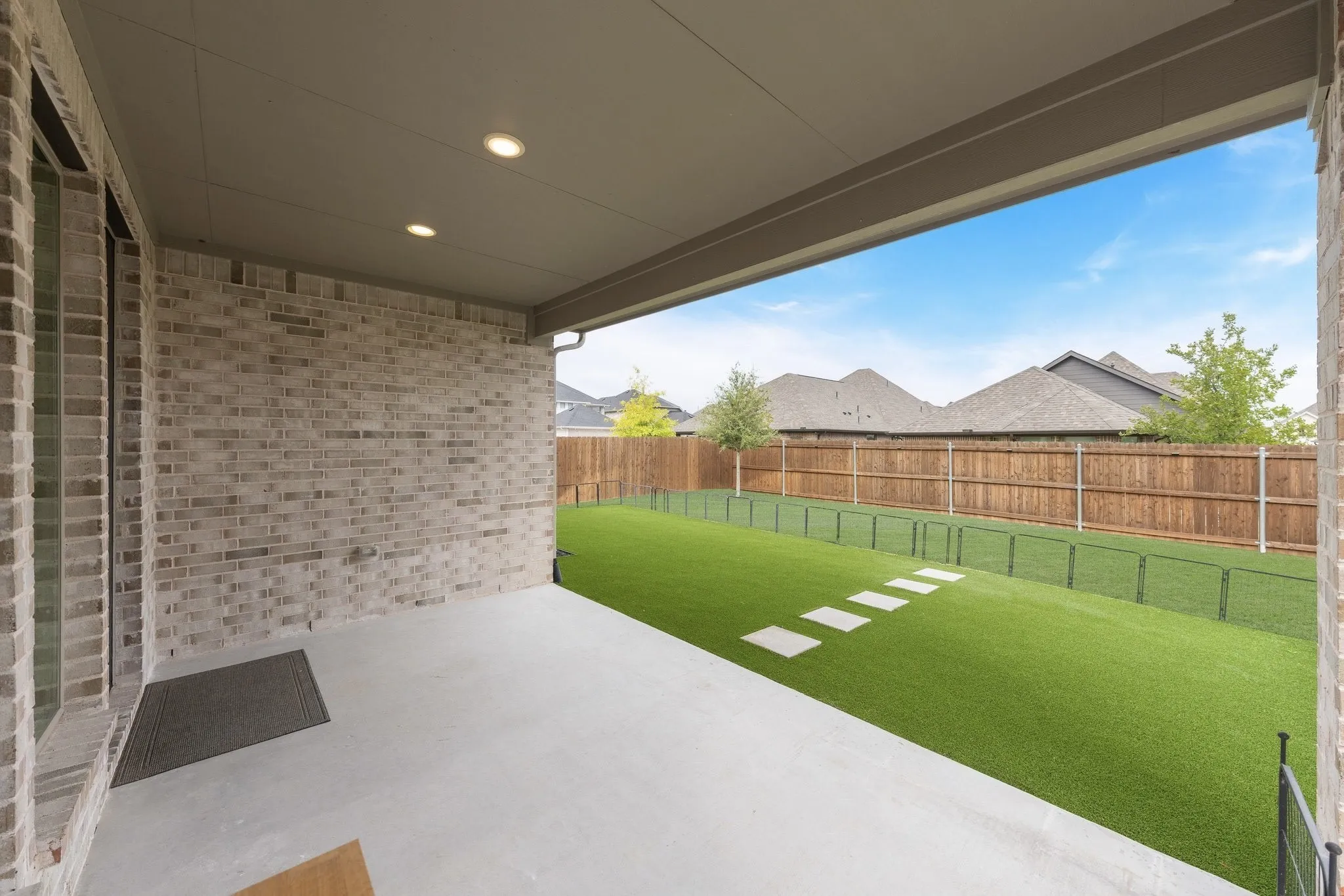 Single Family Residence For Rent in Rockwall County , 3033 Elmwood Street, Fate, Texas 75087, 4 Bedroom, 3 Bathroom, 2 Garage spaces, 2,480 Sqft, built in 2023, mls#21370974, Real Estate Agent in Fate, Homes For Rent in Rockwall county, Homes For Rent in Fate, Realtor in Fate Texas, Real Estate Brokerage Independent Realty Texas, Luminita Cordes Realtor