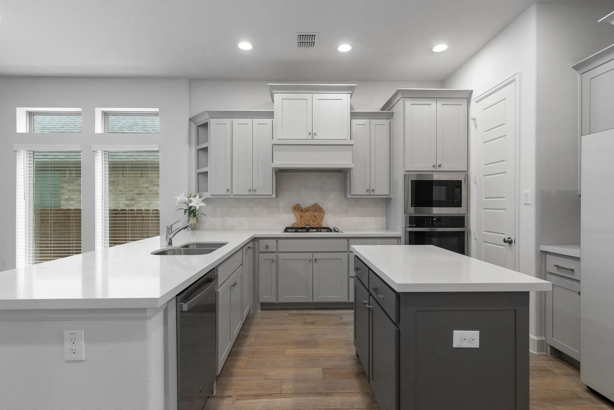 Single Family Residence For Rent in Rockwall County , 3033 Elmwood Street, Fate, Texas 75087, 4 Bedroom, 3 Bathroom, 2 Garage spaces, 2,480 Sqft, built in 2023, mls#21370974, Real Estate Agent in Fate, Homes For Rent in Rockwall county, Homes For Rent in Fate, Realtor in Fate Texas, Real Estate Brokerage Independent Realty Texas, Luminita Cordes Realtor