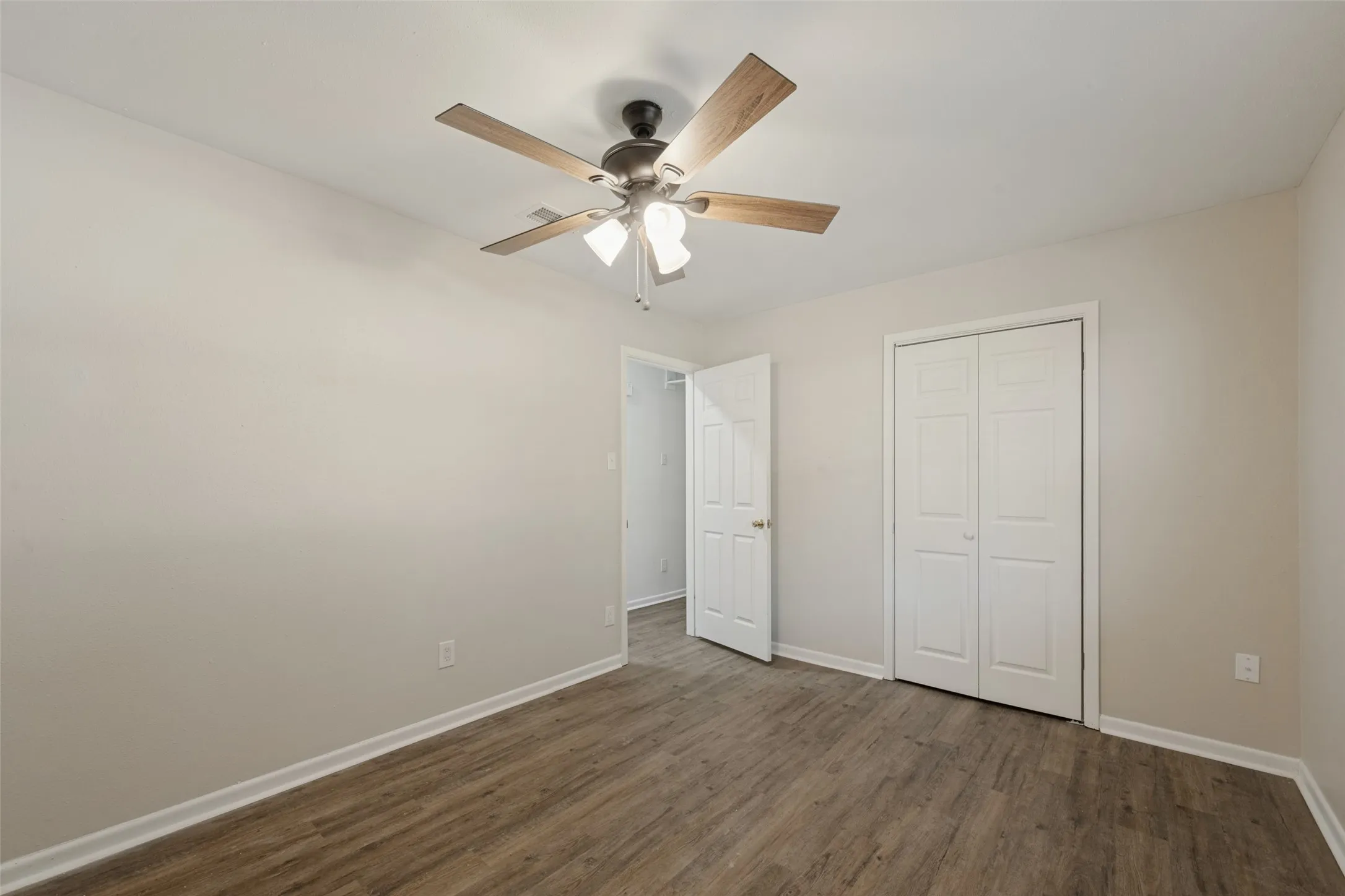 Single Family Residence For Sale in Tarrant County , 821 E Glendale St., Crowley, Texas 76036, 2 Bedroom, 1 Bathroom, 1 Garage spaces, 1,297 Sqft, built in 1970, mls#21372097, Real Estate Agent in Crowley, Homes For Sale in Tarrant county, Homes For Sale in Crowley, Realtor in Crowley Texas, Real Estate Brokerage Independent Realty Texas, Luminita Cordes Realtor