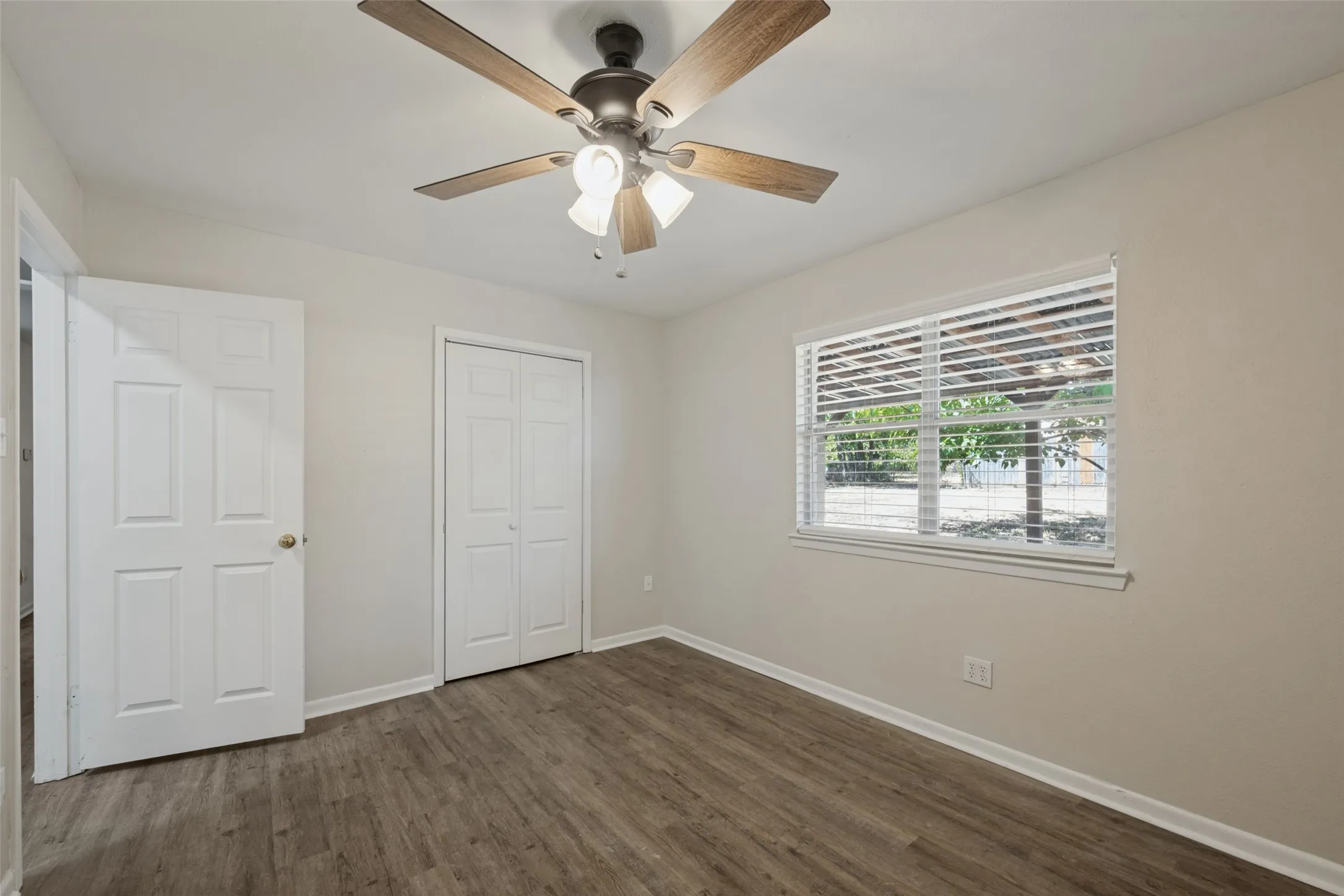 Single Family Residence For Sale in Tarrant County , 821 E Glendale St., Crowley, Texas 76036, 2 Bedroom, 1 Bathroom, 1 Garage spaces, 1,297 Sqft, built in 1970, mls#21372097, Real Estate Agent in Crowley, Homes For Sale in Tarrant county, Homes For Sale in Crowley, Realtor in Crowley Texas, Real Estate Brokerage Independent Realty Texas, Luminita Cordes Realtor