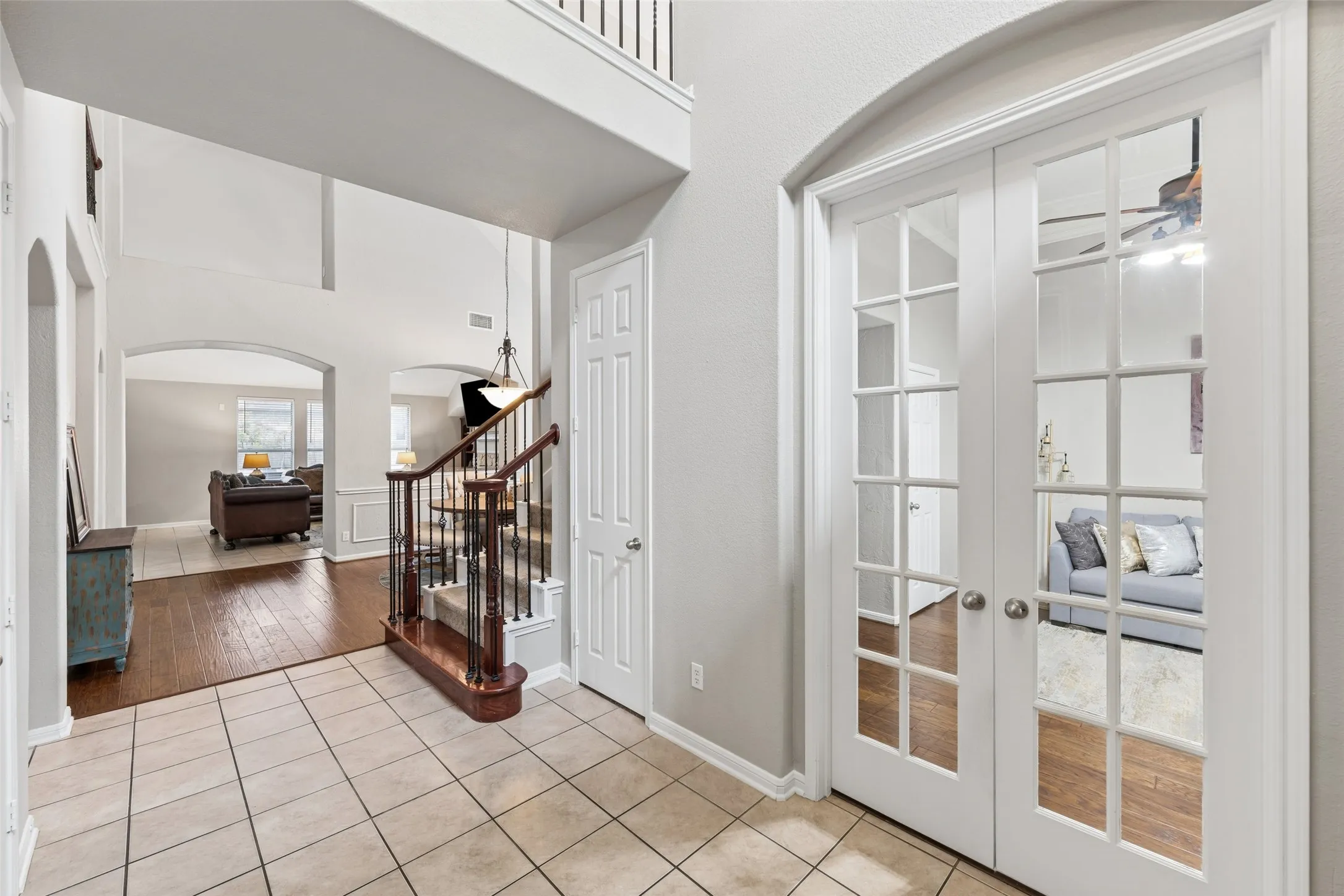 Single Family Residence For Rent in Tarrant County , 1301 Bramble Lane, Mansfield, Texas 76063, 4 Bedroom, 4 Bathroom, 3 Garage spaces, 3,884 Sqft, built in 2005, mls#21372451, Real Estate Agent in Mansfield, Homes For Rent in Tarrant county, Homes For Rent in Mansfield, Realtor in Mansfield Texas, Real Estate Brokerage Independent Realty Texas, Luminita Cordes Realtor