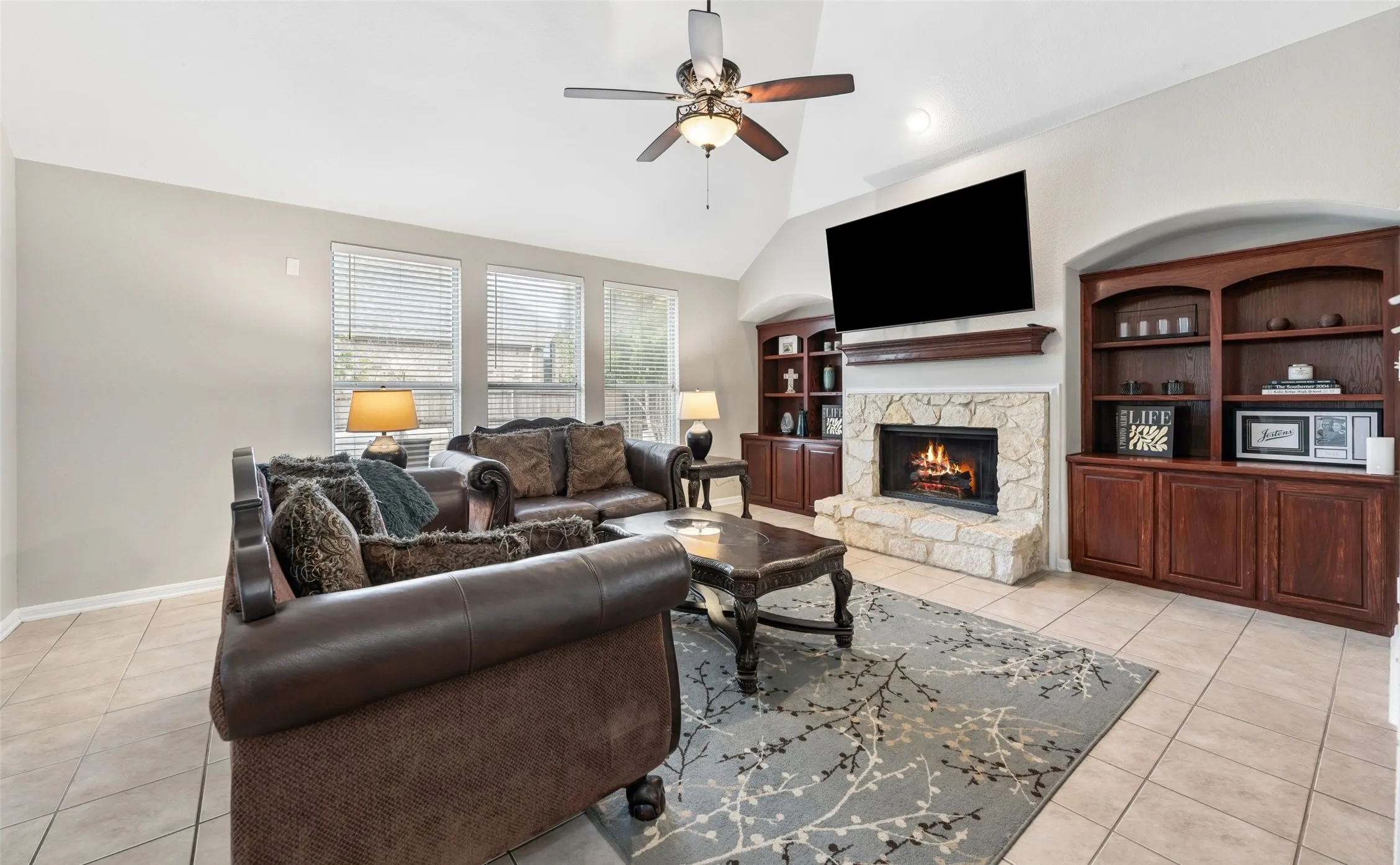 Single Family Residence For Rent in Tarrant County , 1301 Bramble Lane, Mansfield, Texas 76063, 4 Bedroom, 4 Bathroom, 3 Garage spaces, 3,884 Sqft, built in 2005, mls#21372451, Real Estate Agent in Mansfield, Homes For Rent in Tarrant county, Homes For Rent in Mansfield, Realtor in Mansfield Texas, Real Estate Brokerage Independent Realty Texas, Luminita Cordes Realtor