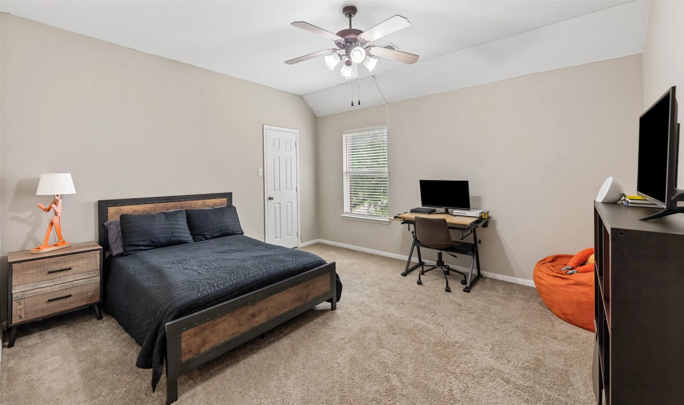 Single Family Residence For Rent in Tarrant County , 1301 Bramble Lane, Mansfield, Texas 76063, 4 Bedroom, 4 Bathroom, 3 Garage spaces, 3,884 Sqft, built in 2005, mls#21372451, Real Estate Agent in Mansfield, Homes For Rent in Tarrant county, Homes For Rent in Mansfield, Realtor in Mansfield Texas, Real Estate Brokerage Independent Realty Texas, Luminita Cordes Realtor