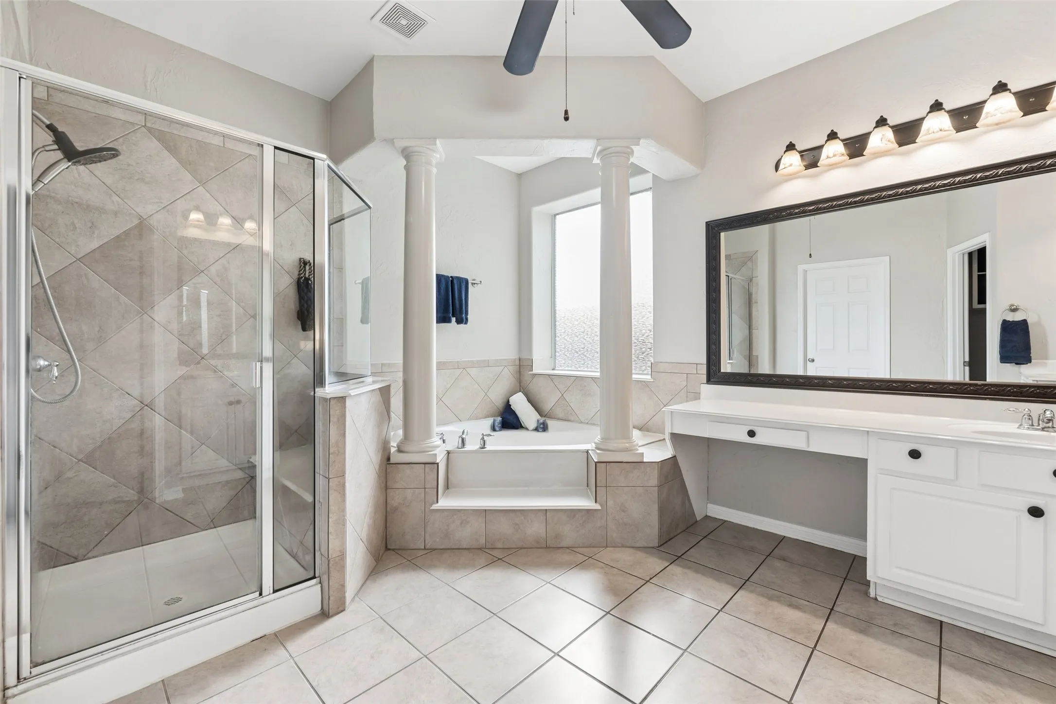 Single Family Residence For Rent in Tarrant County , 1301 Bramble Lane, Mansfield, Texas 76063, 4 Bedroom, 4 Bathroom, 3 Garage spaces, 3,884 Sqft, built in 2005, mls#21372451, Real Estate Agent in Mansfield, Homes For Rent in Tarrant county, Homes For Rent in Mansfield, Realtor in Mansfield Texas, Real Estate Brokerage Independent Realty Texas, Luminita Cordes Realtor