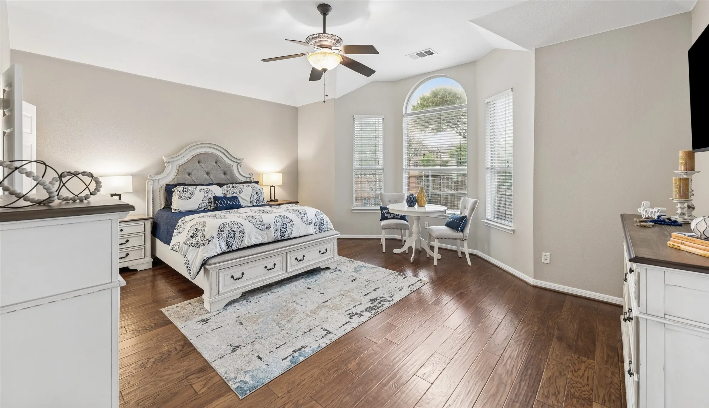 Single Family Residence For Rent in Tarrant County , 1301 Bramble Lane, Mansfield, Texas 76063, 4 Bedroom, 4 Bathroom, 3 Garage spaces, 3,884 Sqft, built in 2005, mls#21372451, Real Estate Agent in Mansfield, Homes For Rent in Tarrant county, Homes For Rent in Mansfield, Realtor in Mansfield Texas, Real Estate Brokerage Independent Realty Texas, Luminita Cordes Realtor