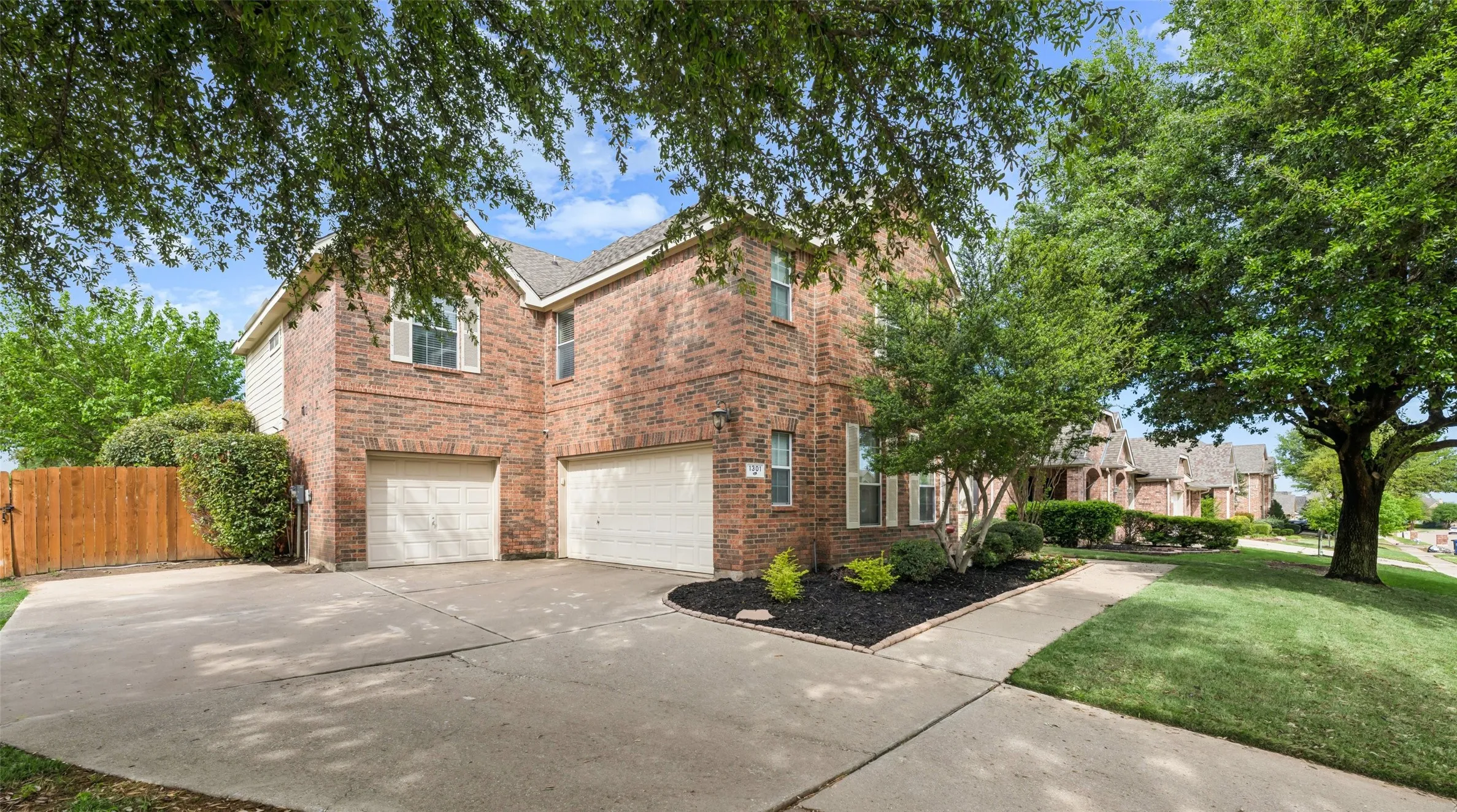 Single Family Residence For Rent in Tarrant County , 1301 Bramble Lane, Mansfield, Texas 76063, 4 Bedroom, 4 Bathroom, 3 Garage spaces, 3,884 Sqft, built in 2005, mls#21372451, Real Estate Agent in Mansfield, Homes For Rent in Tarrant county, Homes For Rent in Mansfield, Realtor in Mansfield Texas, Real Estate Brokerage Independent Realty Texas, Luminita Cordes Realtor