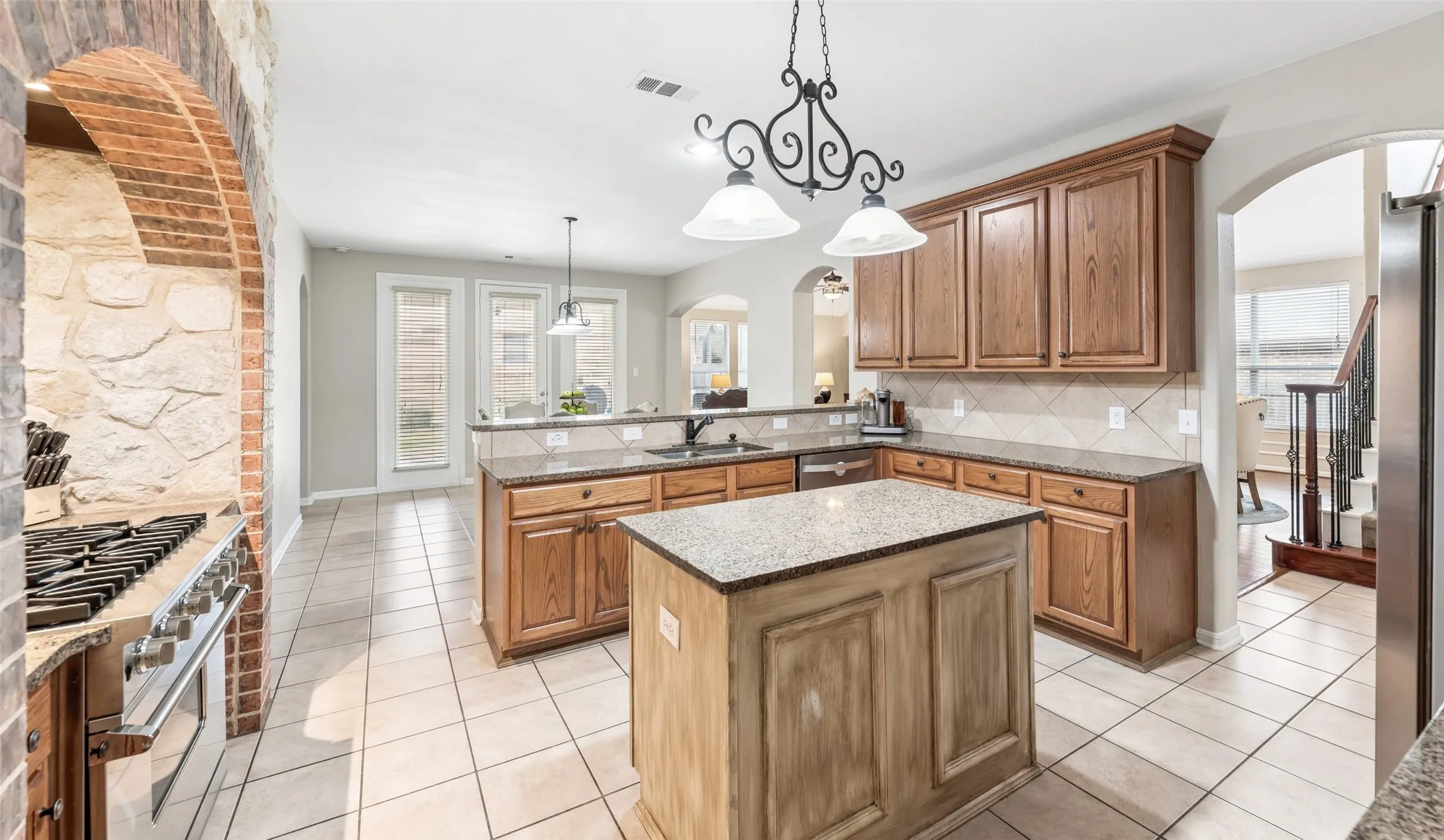 Single Family Residence For Rent in Tarrant County , 1301 Bramble Lane, Mansfield, Texas 76063, 4 Bedroom, 4 Bathroom, 3 Garage spaces, 3,884 Sqft, built in 2005, mls#21372451, Real Estate Agent in Mansfield, Homes For Rent in Tarrant county, Homes For Rent in Mansfield, Realtor in Mansfield Texas, Real Estate Brokerage Independent Realty Texas, Luminita Cordes Realtor