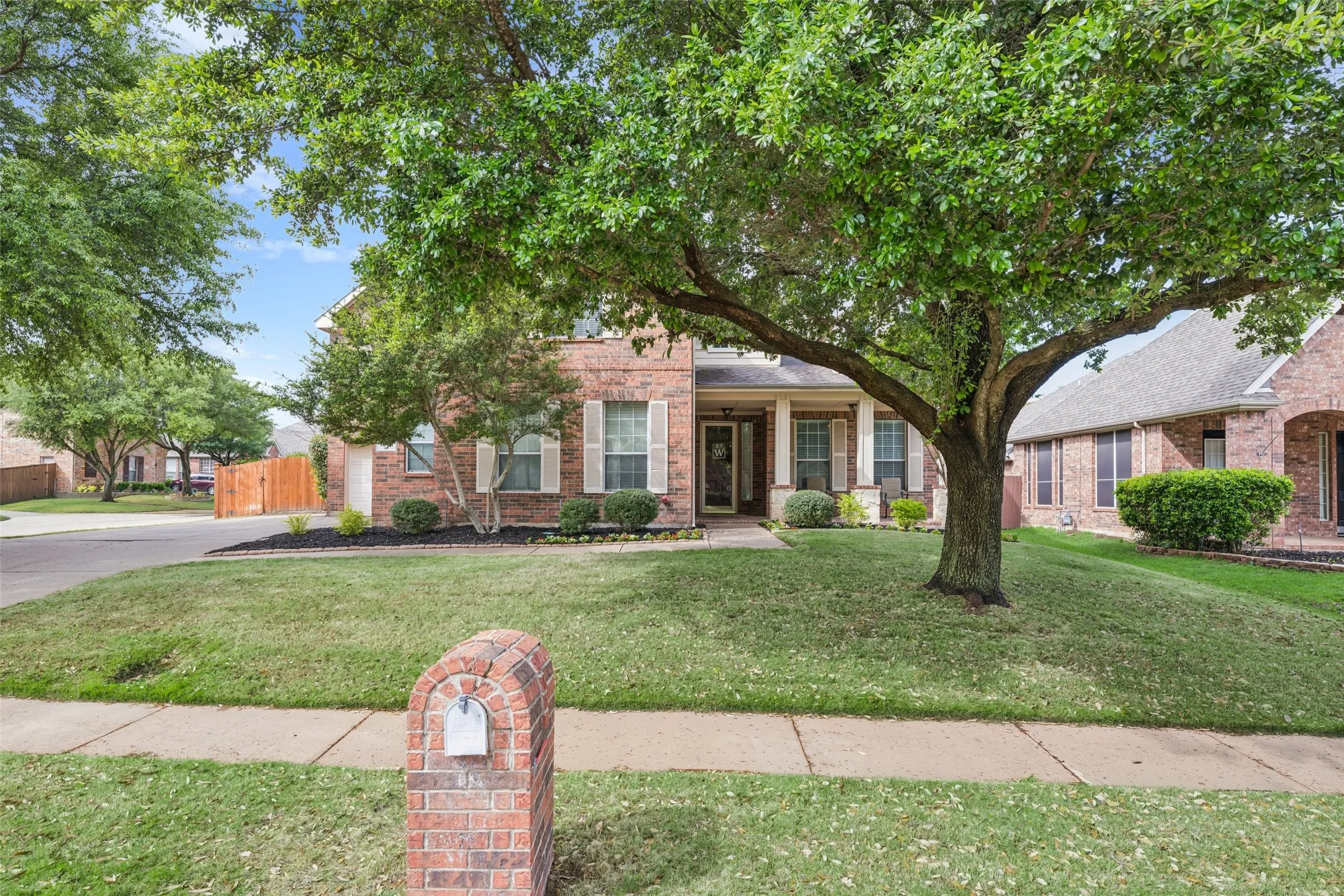 Single Family Residence For Rent in Tarrant County , 1301 Bramble Lane, Mansfield, Texas 76063, 4 Bedroom, 4 Bathroom, 3 Garage spaces, 3,884 Sqft, built in 2005, mls#21372451, Real Estate Agent in Mansfield, Homes For Rent in Tarrant county, Homes For Rent in Mansfield, Realtor in Mansfield Texas, Real Estate Brokerage Independent Realty Texas, Luminita Cordes Realtor