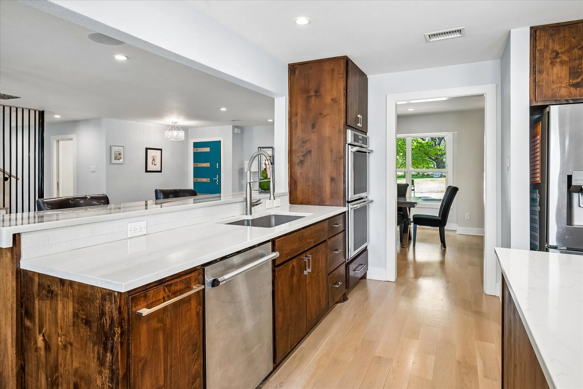 Single Family Residence For Sale in Dallas County , 14010 Carillon Drive, Dallas, Texas 75240, 4 Bedroom, 3 Bathroom, 2 Garage spaces, 3,622 Sqft, built in 1960, mls#21371923, Real Estate Agent in Dallas, Homes For Sale in Dallas county, Homes For Sale in Dallas, Realtor in Dallas Texas, Real Estate Brokerage Independent Realty Texas, Luminita Cordes Realtor