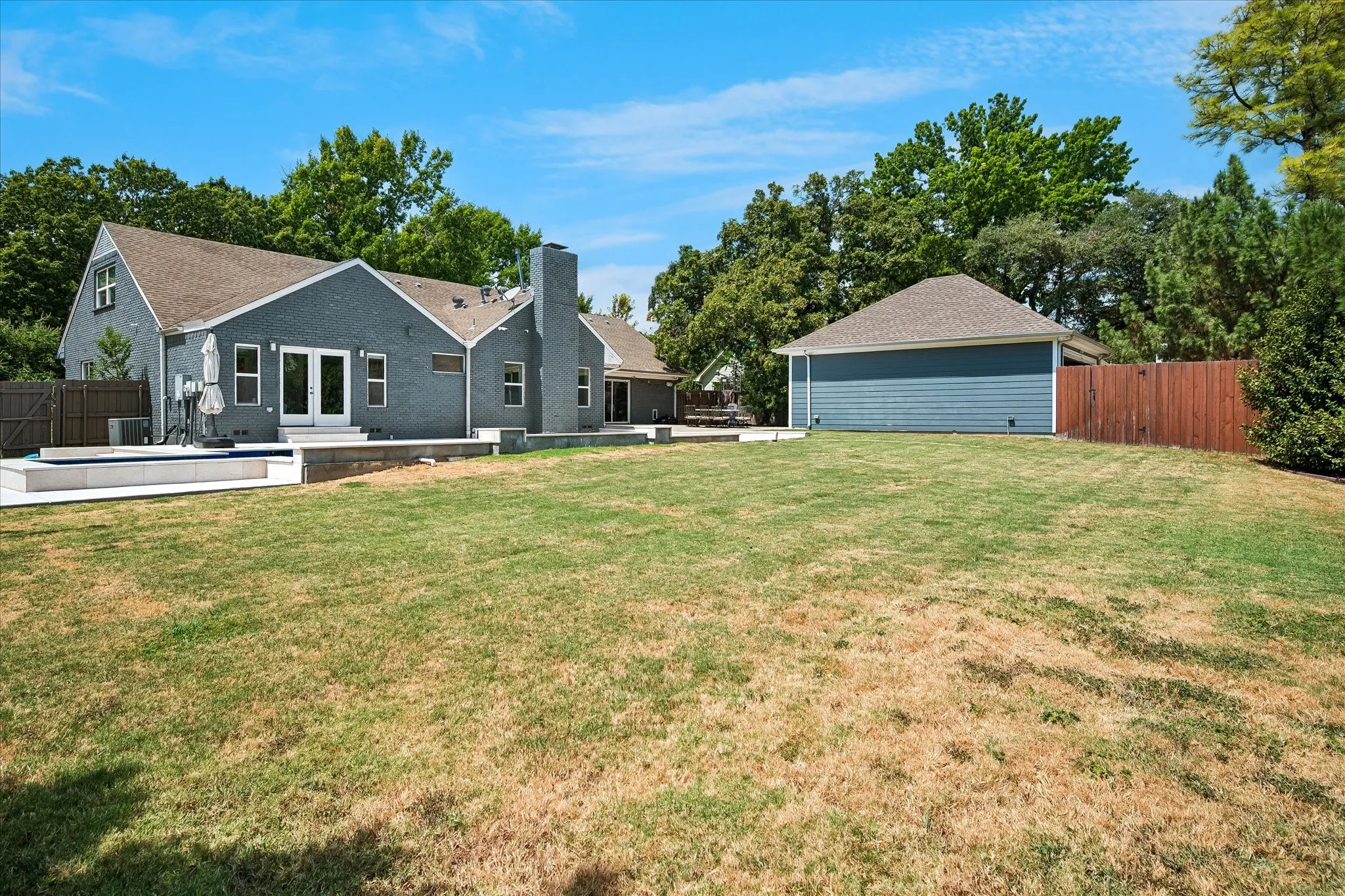 Single Family Residence For Sale in Dallas County , 14010 Carillon Drive, Dallas, Texas 75240, 4 Bedroom, 3 Bathroom, 2 Garage spaces, 3,622 Sqft, built in 1960, mls#21371923, Real Estate Agent in Dallas, Homes For Sale in Dallas county, Homes For Sale in Dallas, Realtor in Dallas Texas, Real Estate Brokerage Independent Realty Texas, Luminita Cordes Realtor