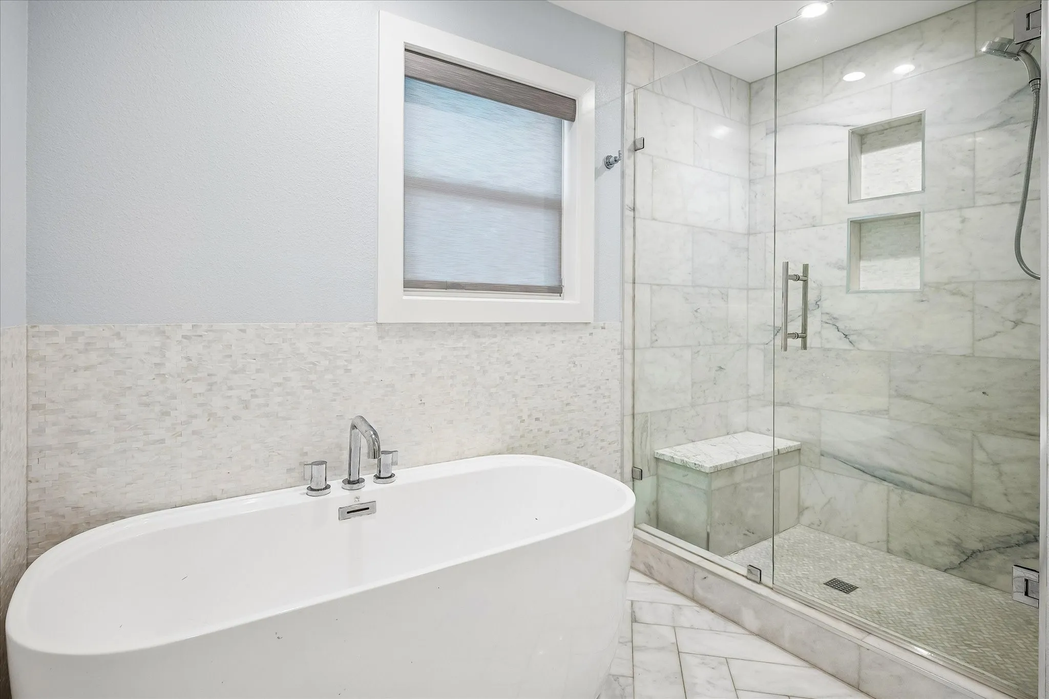 Single Family Residence For Sale in Dallas County , 14010 Carillon Drive, Dallas, Texas 75240, 4 Bedroom, 3 Bathroom, 2 Garage spaces, 3,622 Sqft, built in 1960, mls#21371923, Real Estate Agent in Dallas, Homes For Sale in Dallas county, Homes For Sale in Dallas, Realtor in Dallas Texas, Real Estate Brokerage Independent Realty Texas, Luminita Cordes Realtor