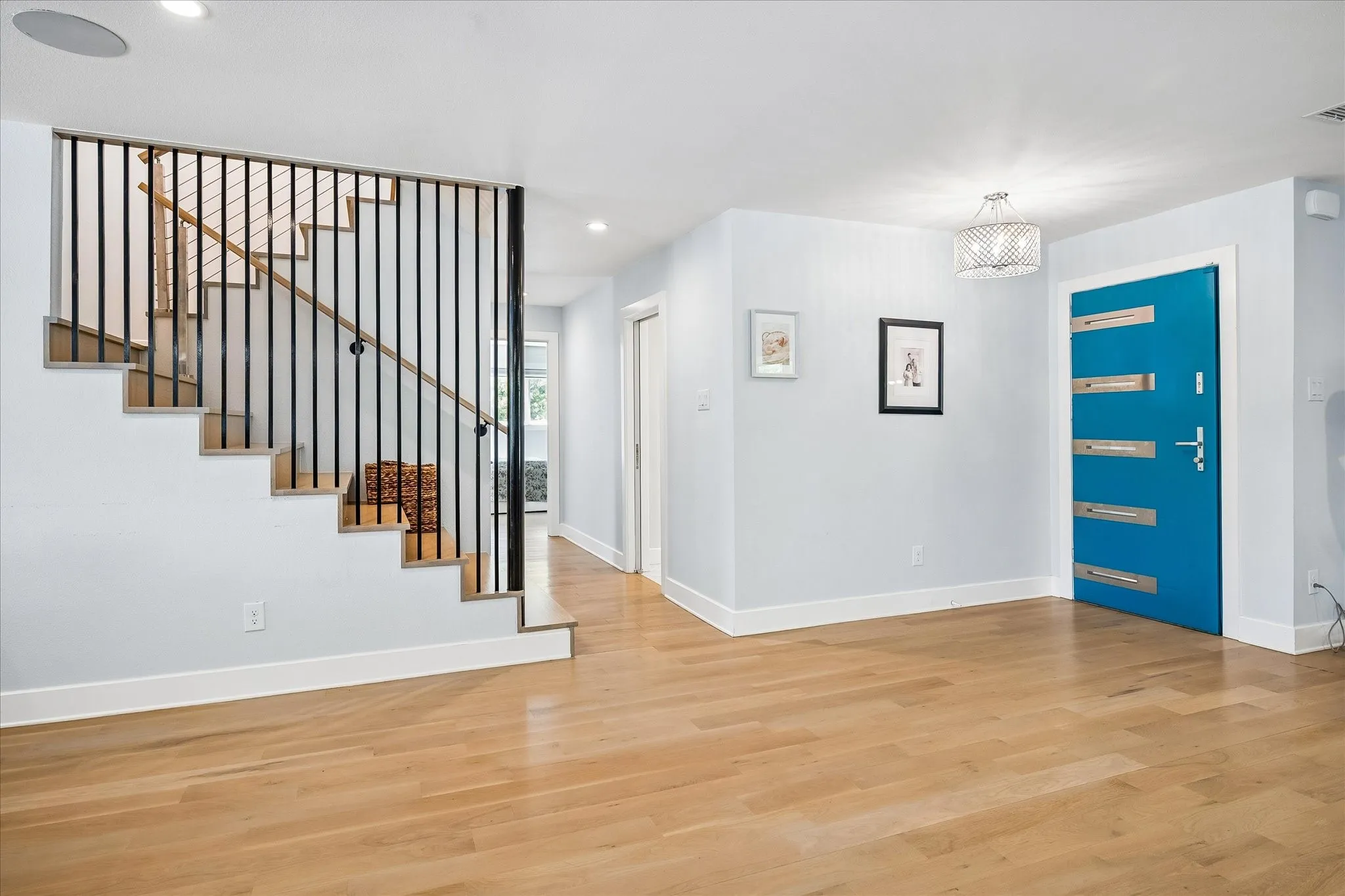 Single Family Residence For Sale in Dallas County , 14010 Carillon Drive, Dallas, Texas 75240, 4 Bedroom, 3 Bathroom, 2 Garage spaces, 3,622 Sqft, built in 1960, mls#21371923, Real Estate Agent in Dallas, Homes For Sale in Dallas county, Homes For Sale in Dallas, Realtor in Dallas Texas, Real Estate Brokerage Independent Realty Texas, Luminita Cordes Realtor