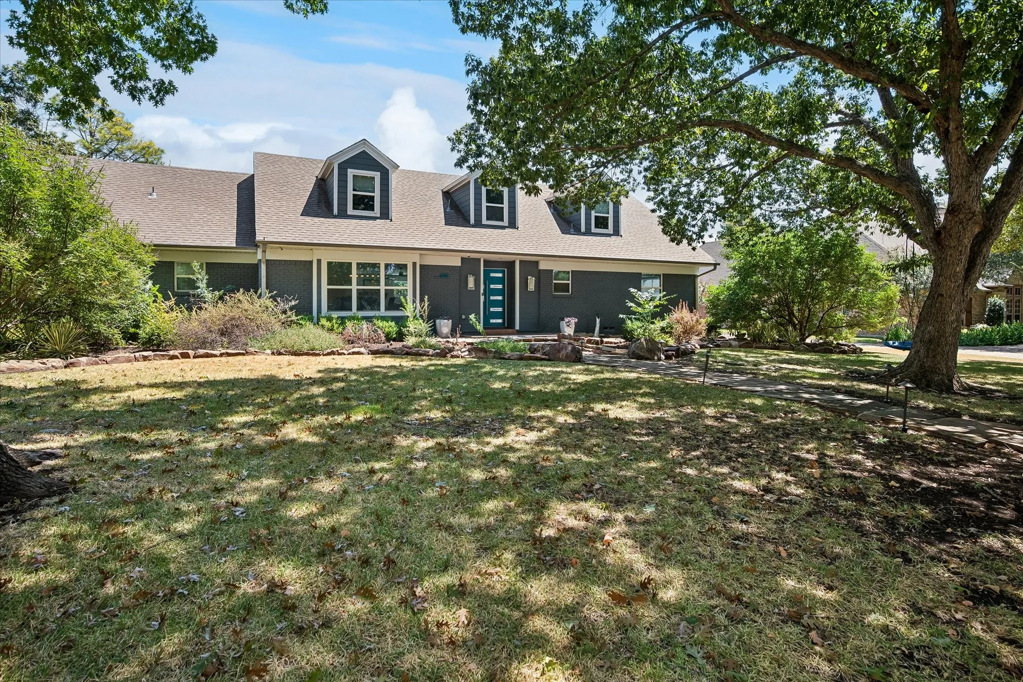 Single Family Residence For Sale in Dallas County , 14010 Carillon Drive, Dallas, Texas 75240, 4 Bedroom, 3 Bathroom, 2 Garage spaces, 3,622 Sqft, built in 1960, mls#21371923, Real Estate Agent in Dallas, Homes For Sale in Dallas county, Homes For Sale in Dallas, Realtor in Dallas Texas, Real Estate Brokerage Independent Realty Texas, Luminita Cordes Realtor