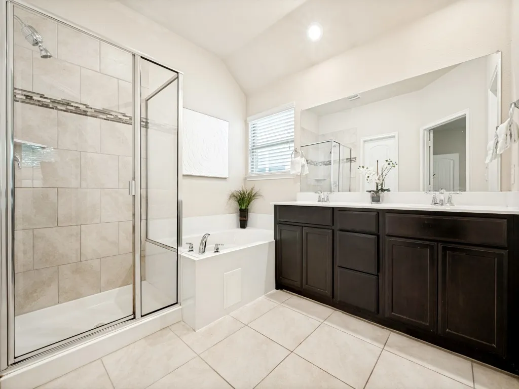 Single Family Residence For Sale in Collin County , 10104 Long Branch Drive, Mc Kinney, Texas 75071, 3 Bedroom, 3 Bathroom, 2 Garage spaces, 2,022 Sqft, built in 2017, mls#21358678, Real Estate Agent in Mc Kinney, Homes For Sale in Collin county, Homes For Sale in Mc Kinney, Realtor in Mc Kinney Texas, Real Estate Brokerage Independent Realty Texas, Luminita Cordes Realtor