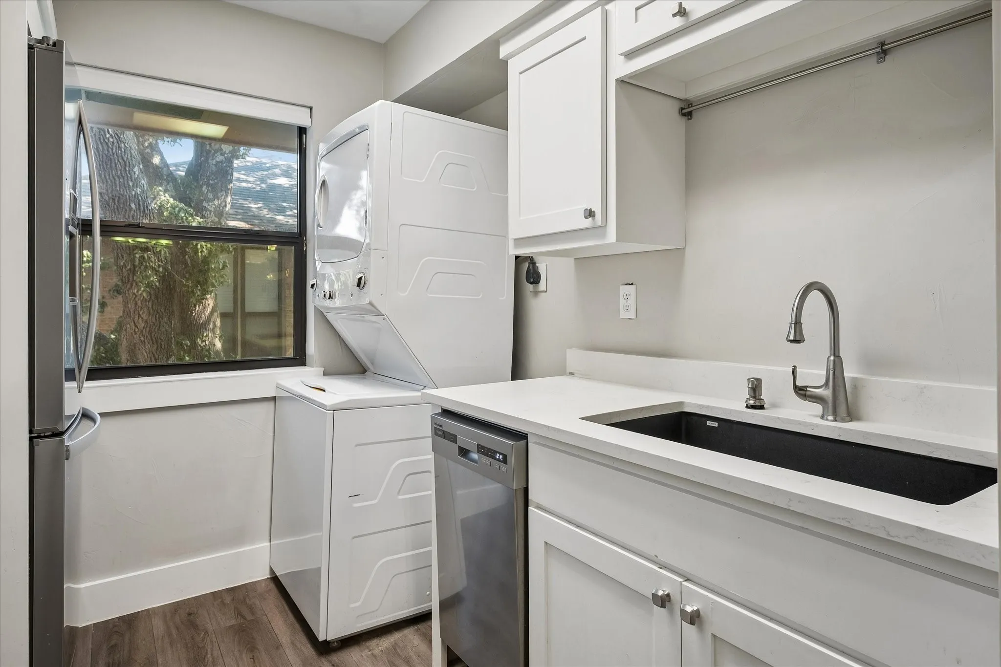 Condominium For Sale in Dallas County , 10765 Villager Road D, Dallas, Texas 75230, 1 Bedroom, 1 Bathroom, Garage spaces, 804 Sqft, built in 1969, mls#21371710, Real Estate Agent in Dallas, Homes For Sale in Dallas county, Homes For Sale in Dallas, Realtor in Dallas Texas, Real Estate Brokerage Independent Realty Texas, Luminita Cordes Realtor
