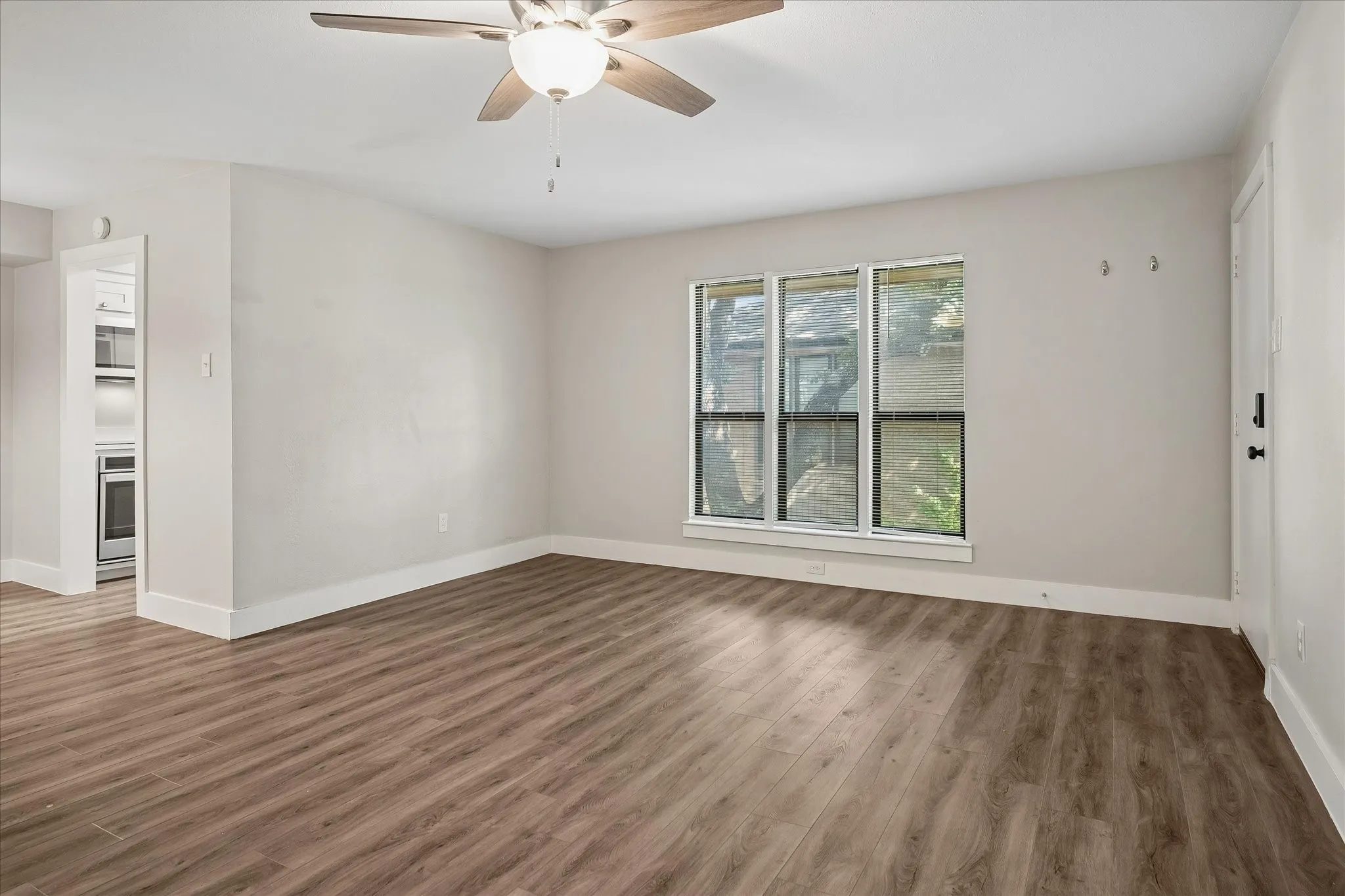 Condominium For Sale in Dallas County , 10765 Villager Road D, Dallas, Texas 75230, 1 Bedroom, 1 Bathroom, Garage spaces, 804 Sqft, built in 1969, mls#21371710, Real Estate Agent in Dallas, Homes For Sale in Dallas county, Homes For Sale in Dallas, Realtor in Dallas Texas, Real Estate Brokerage Independent Realty Texas, Luminita Cordes Realtor