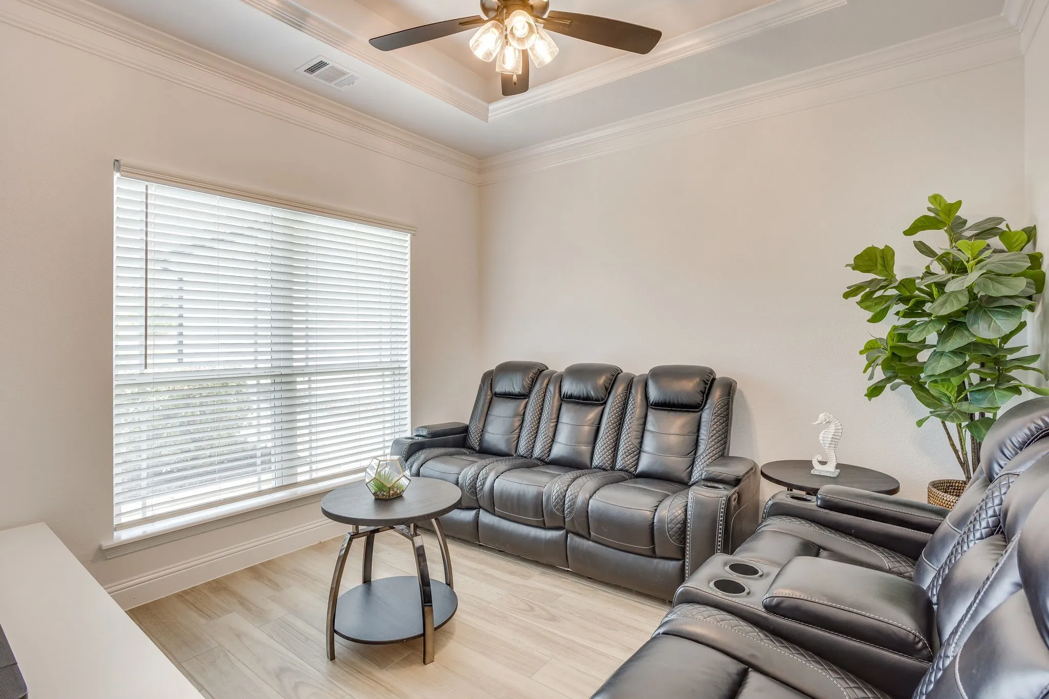 Single Family Residence For Sale in Parker County , 139 Oak Meadow Lane, Weatherford, Texas 76085, 4 Bedroom, 2 Bathroom, 2 Garage spaces, 2,205 Sqft, built in 2024, mls#21371128, Real Estate Agent in Weatherford, Homes For Sale in Parker county, Homes For Sale in Weatherford, Realtor in Weatherford Texas, Real Estate Brokerage Independent Realty Texas, Luminita Cordes Realtor
