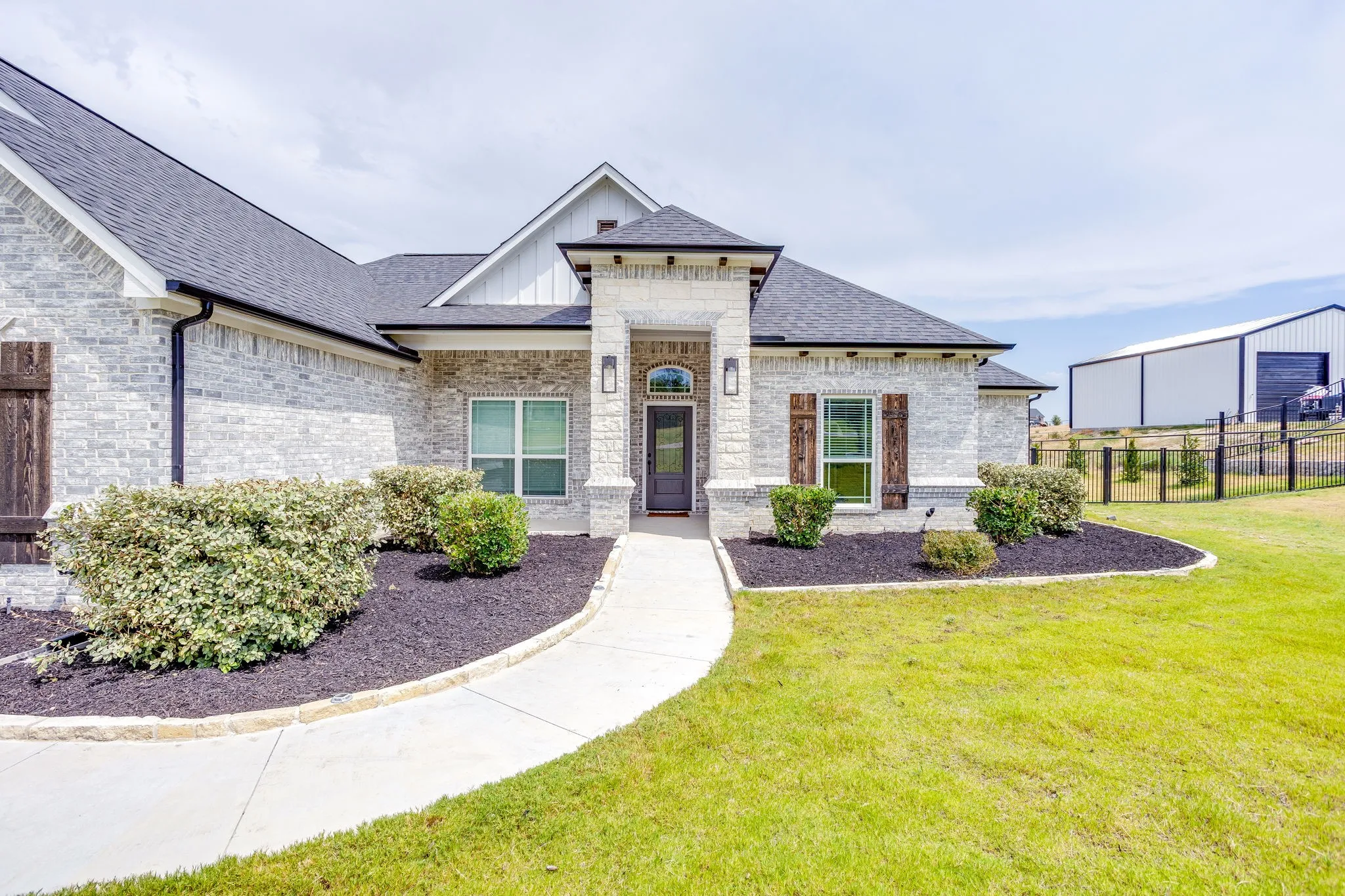 Single Family Residence For Sale in Parker County , 139 Oak Meadow Lane, Weatherford, Texas 76085, 4 Bedroom, 2 Bathroom, 2 Garage spaces, 2,205 Sqft, built in 2024, mls#21371128, Real Estate Agent in Weatherford, Homes For Sale in Parker county, Homes For Sale in Weatherford, Realtor in Weatherford Texas, Real Estate Brokerage Independent Realty Texas, Luminita Cordes Realtor