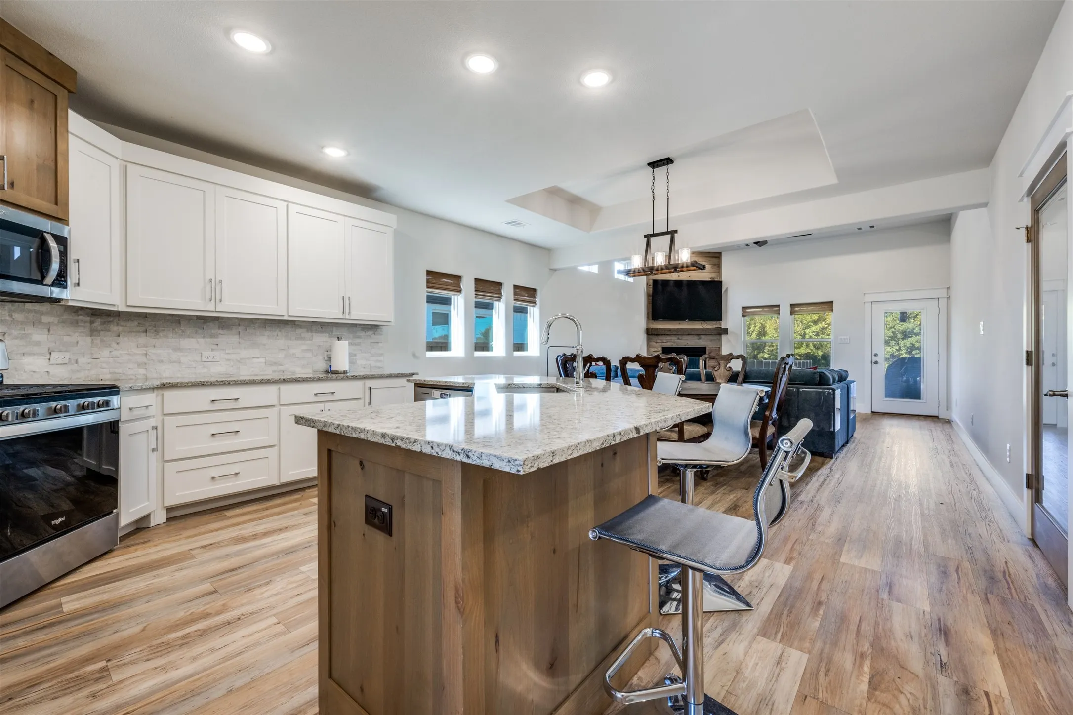 Single Family Residence For Sale in Denton County , 745 River Oak Way, Lake Dallas, Texas 75065, 4 Bedroom, 3 Bathroom, 2 Garage spaces, 1,996 Sqft, built in 2024, mls#21372482, Real Estate Agent in Lake Dallas, Homes For Sale in Denton county, Homes For Sale in Lake Dallas, Realtor in Lake Dallas Texas, Real Estate Brokerage Independent Realty Texas, Luminita Cordes Realtor