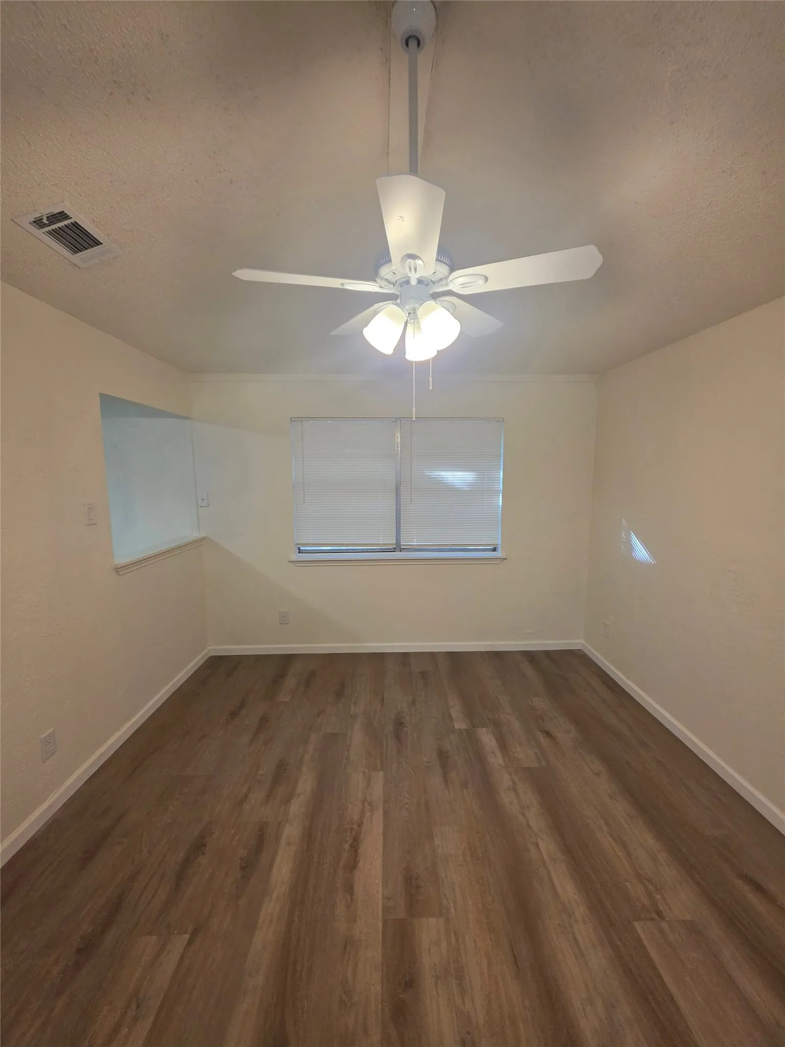 Single Family Residence For Rent in Dallas County , 7334 Ridge Park Lane, Dallas, Texas 75232, 4 Bedroom, 2 Bathroom, 2 Garage spaces, 1,460 Sqft, built in 1975, mls#21372490, Real Estate Agent in Dallas, Homes For Rent in Dallas county, Homes For Rent in Dallas, Realtor in Dallas Texas, Real Estate Brokerage Independent Realty Texas, Luminita Cordes Realtor