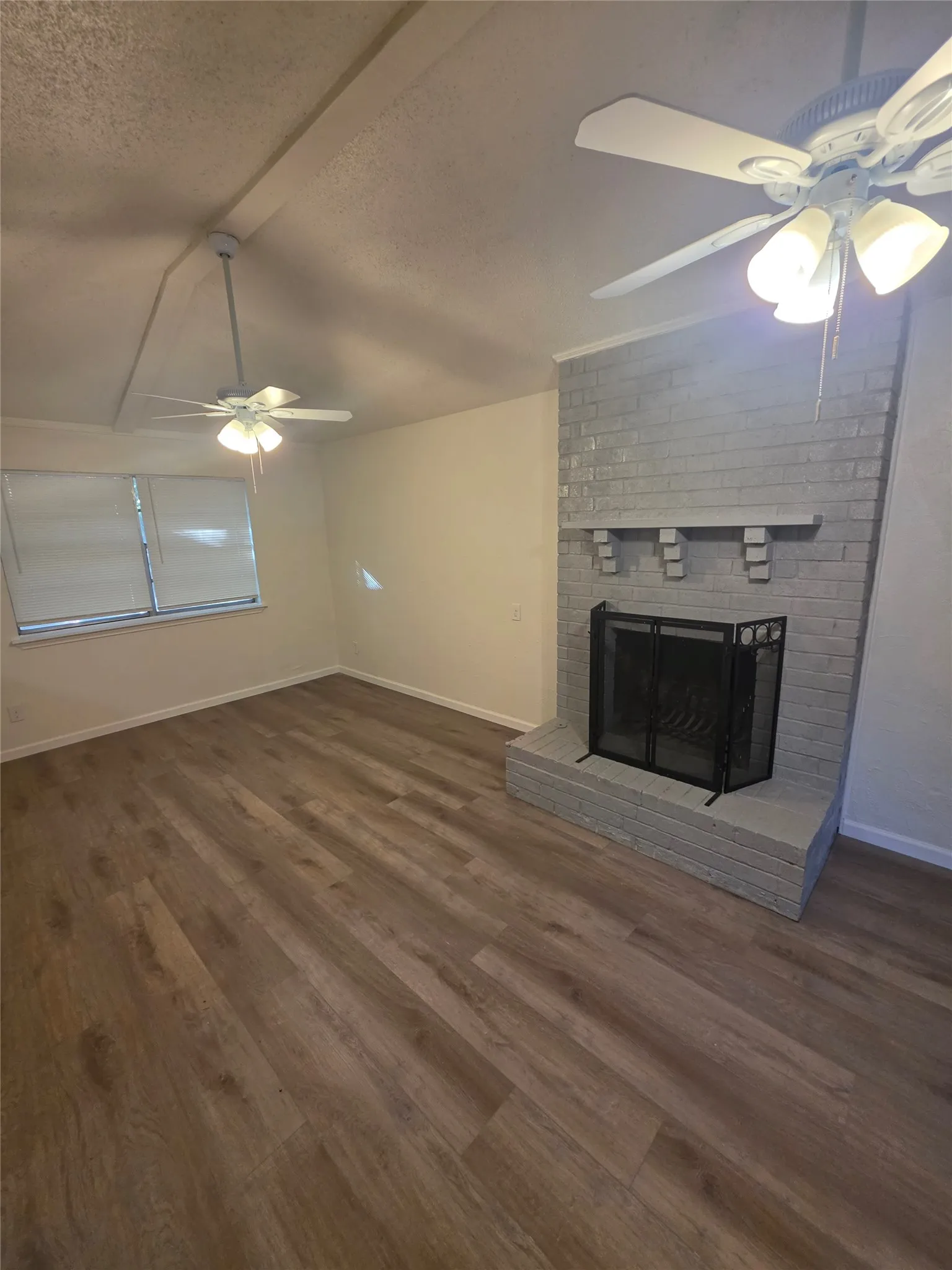 Single Family Residence For Rent in Dallas County , 7334 Ridge Park Lane, Dallas, Texas 75232, 4 Bedroom, 2 Bathroom, 2 Garage spaces, 1,460 Sqft, built in 1975, mls#21372490, Real Estate Agent in Dallas, Homes For Rent in Dallas county, Homes For Rent in Dallas, Realtor in Dallas Texas, Real Estate Brokerage Independent Realty Texas, Luminita Cordes Realtor