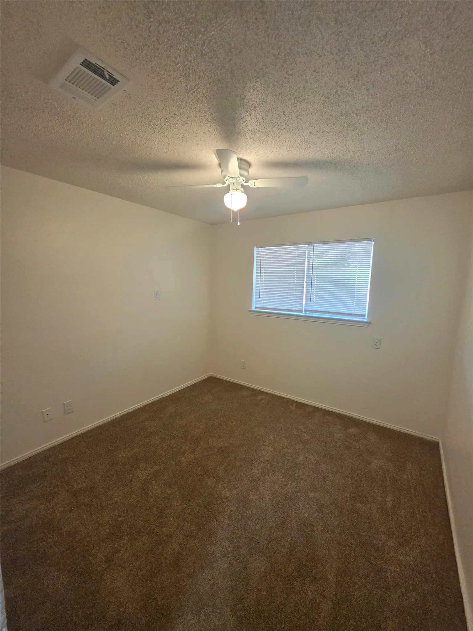 Single Family Residence For Rent in Dallas County , 7334 Ridge Park Lane, Dallas, Texas 75232, 4 Bedroom, 2 Bathroom, 2 Garage spaces, 1,460 Sqft, built in 1975, mls#21372490, Real Estate Agent in Dallas, Homes For Rent in Dallas county, Homes For Rent in Dallas, Realtor in Dallas Texas, Real Estate Brokerage Independent Realty Texas, Luminita Cordes Realtor