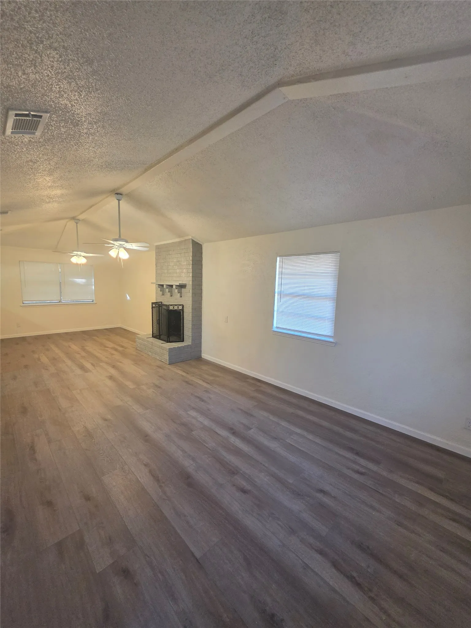 Single Family Residence For Rent in Dallas County , 7334 Ridge Park Lane, Dallas, Texas 75232, 4 Bedroom, 2 Bathroom, 2 Garage spaces, 1,460 Sqft, built in 1975, mls#21372490, Real Estate Agent in Dallas, Homes For Rent in Dallas county, Homes For Rent in Dallas, Realtor in Dallas Texas, Real Estate Brokerage Independent Realty Texas, Luminita Cordes Realtor