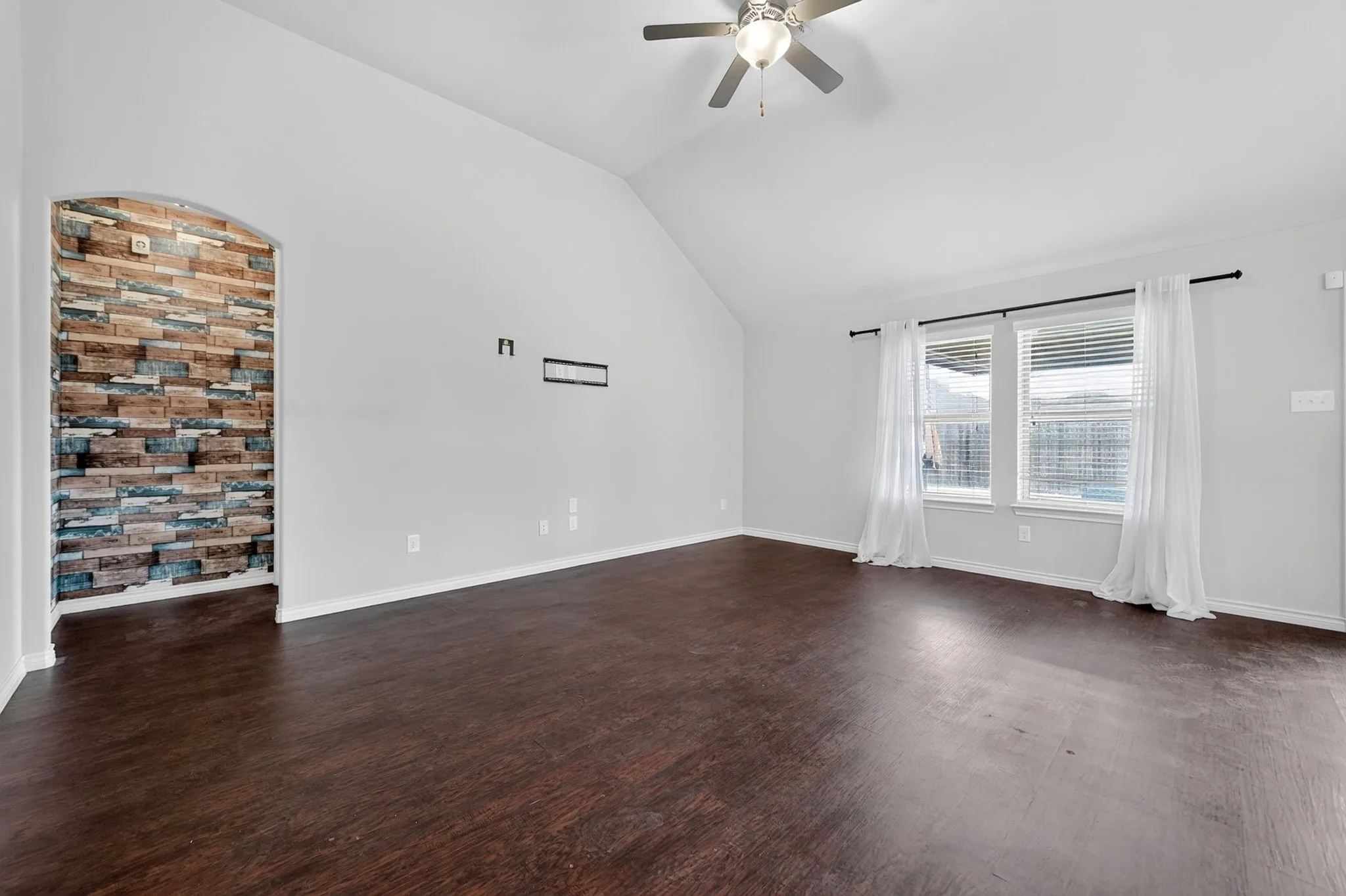 Single Family Residence For Rent in Kaufman County , 139 Acadia Lane, Forney, Texas 75126, 3 Bedroom, 2 Bathroom, 2 Garage spaces, 2,133 Sqft, built in 2016, mls#21372486, Real Estate Agent in Forney, Homes For Rent in Kaufman county, Homes For Rent in Forney, Realtor in Forney Texas, Real Estate Brokerage Independent Realty Texas, Luminita Cordes Realtor